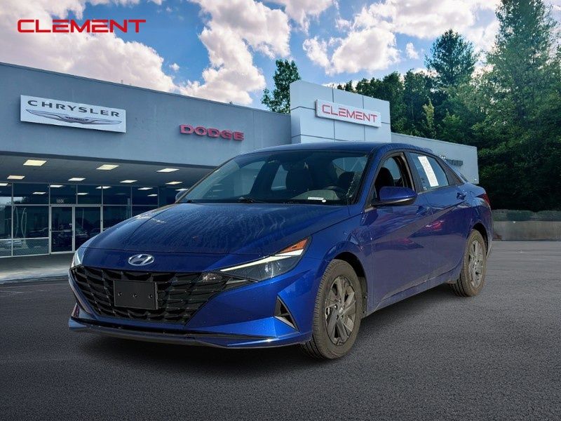 2022 Hyundai Elantra SEL's photo