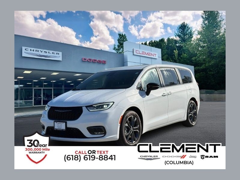 2026 Chrysler Pacifica Select's photo