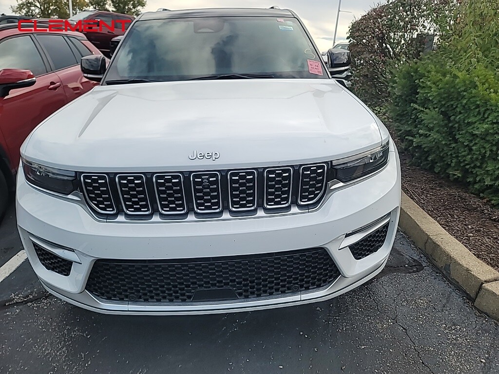 2022 Jeep Grand Cherokee Summit photo 3