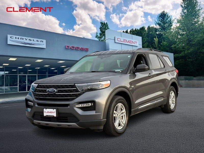 2023 Ford Explorer XLT's photo