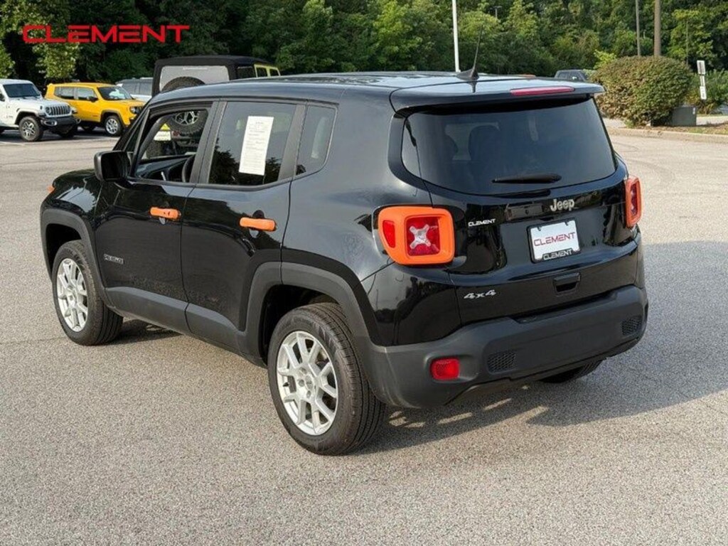 Used 2023 Jeep Renegade Latitude SUV