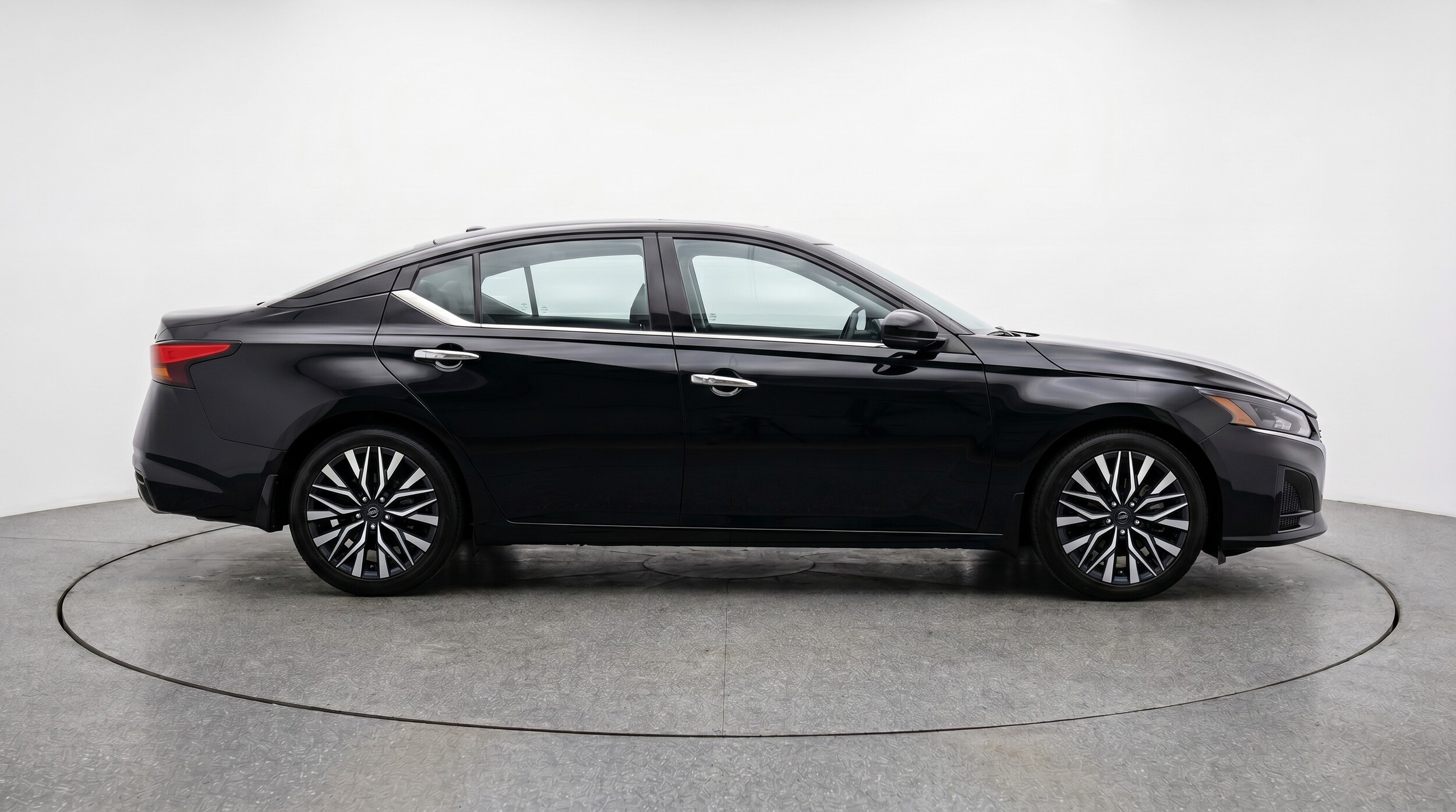 Thumbnail: 2025 Nissan Altima - 8