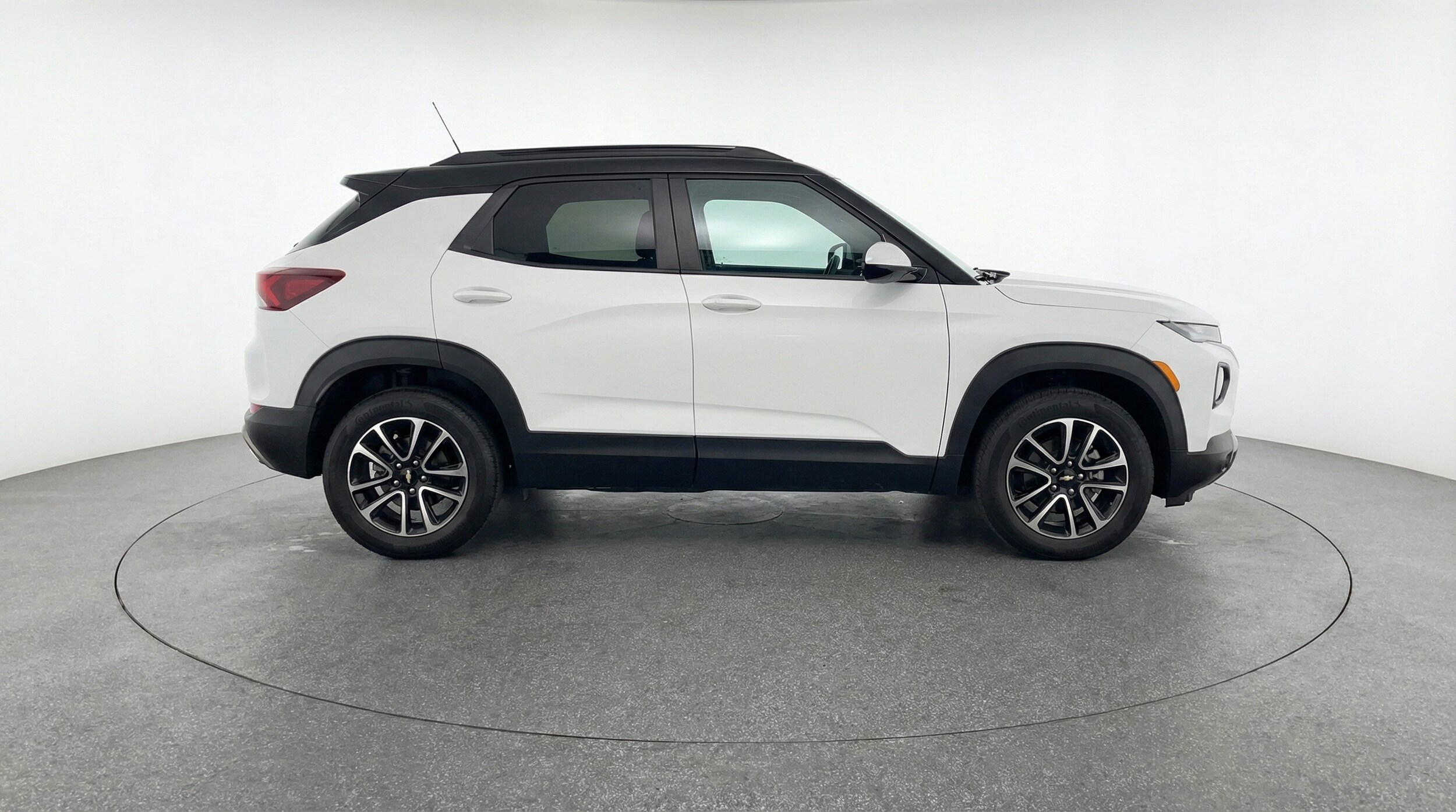 Thumbnail: 2025 Chevrolet TrailBlazer - 8