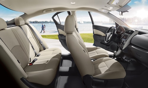2017 nissan versa interior