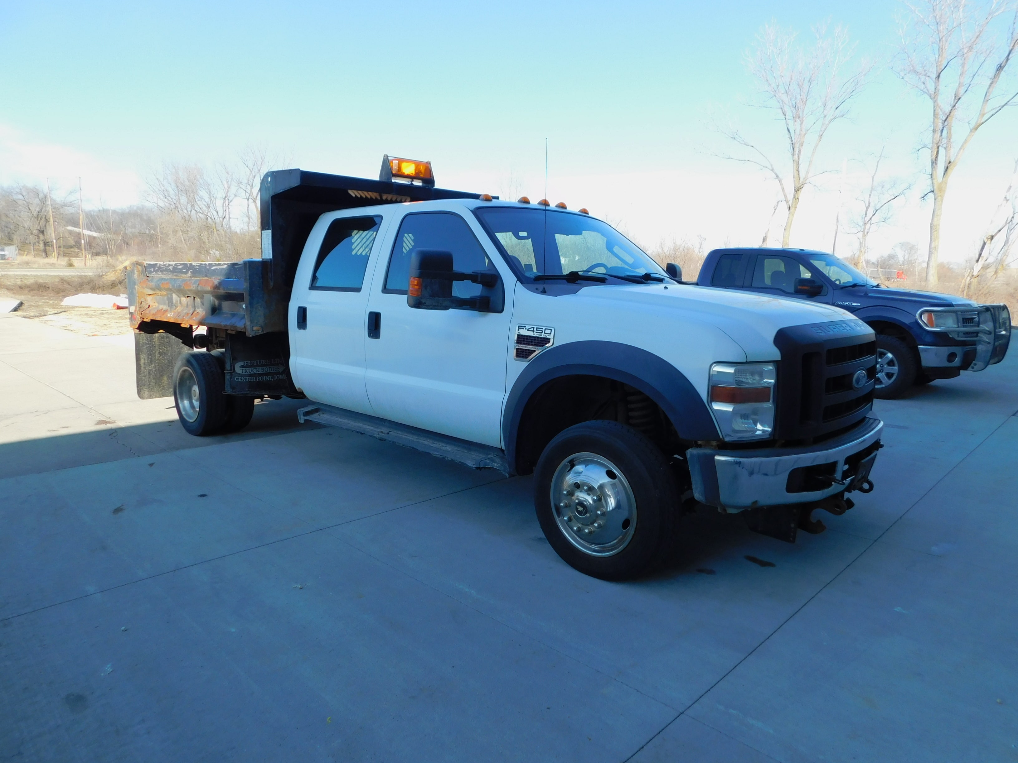 Used 2008 Ford F-450 Super Duty Chassis Cab Lariat with VIN 1FDXW47R98EA36837 for sale in Clinton, IA