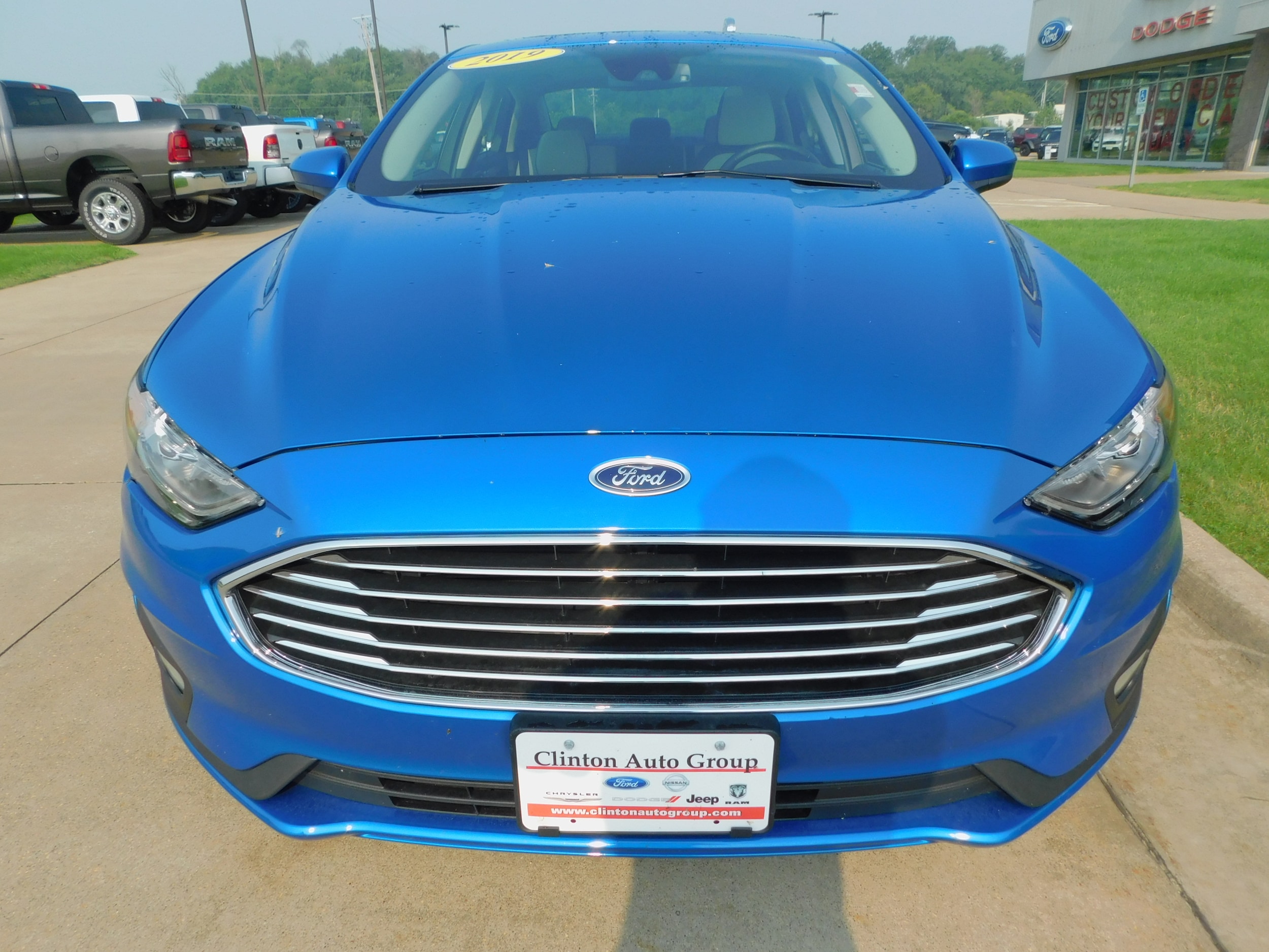 Used 2019 Ford Fusion SE with VIN 3FA6P0HD1KR230586 for sale in Clinton, IA