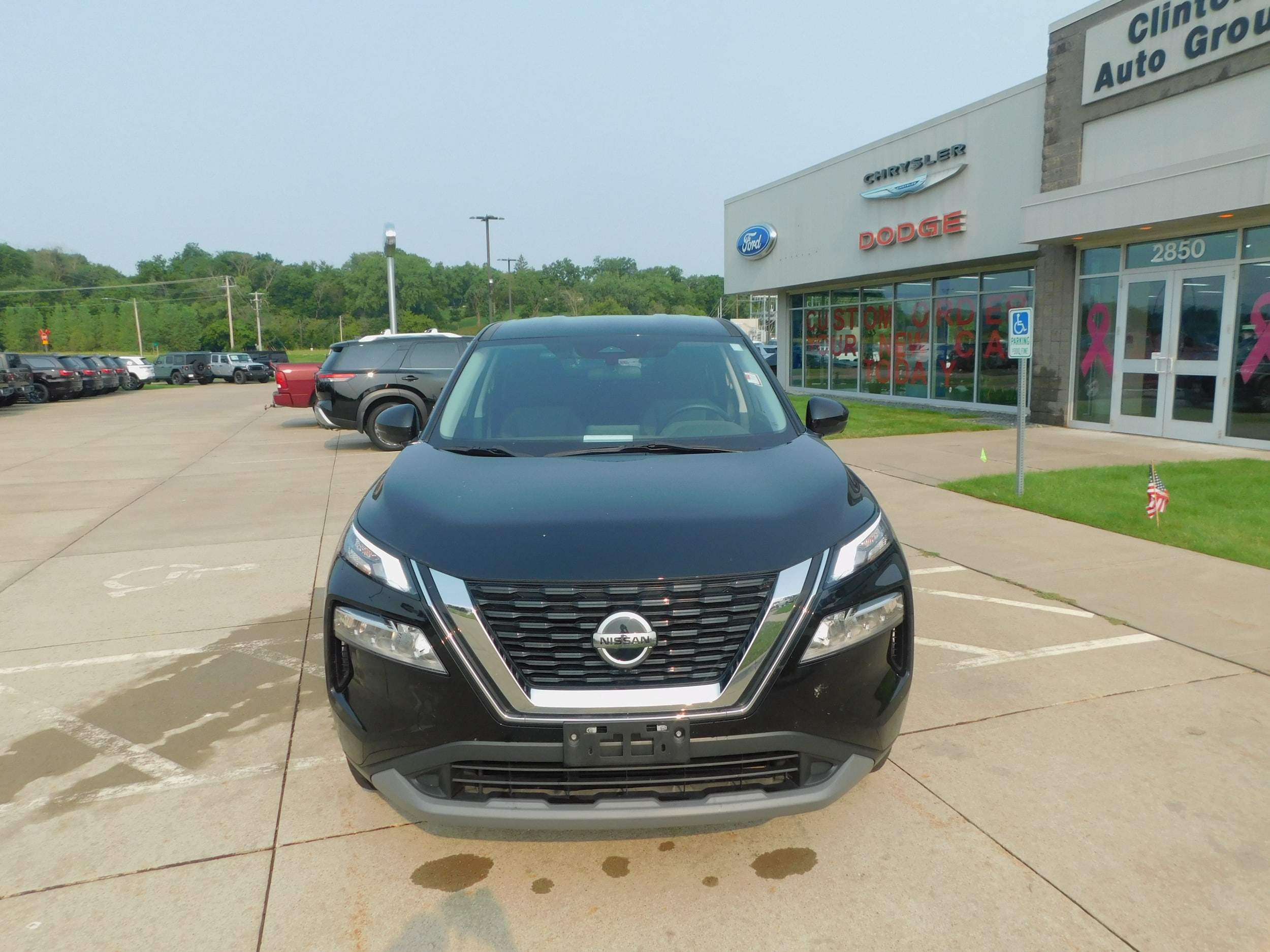 Used 2021 Nissan Rogue SV with VIN 5N1AT3BBXMC821733 for sale in Clinton, IA