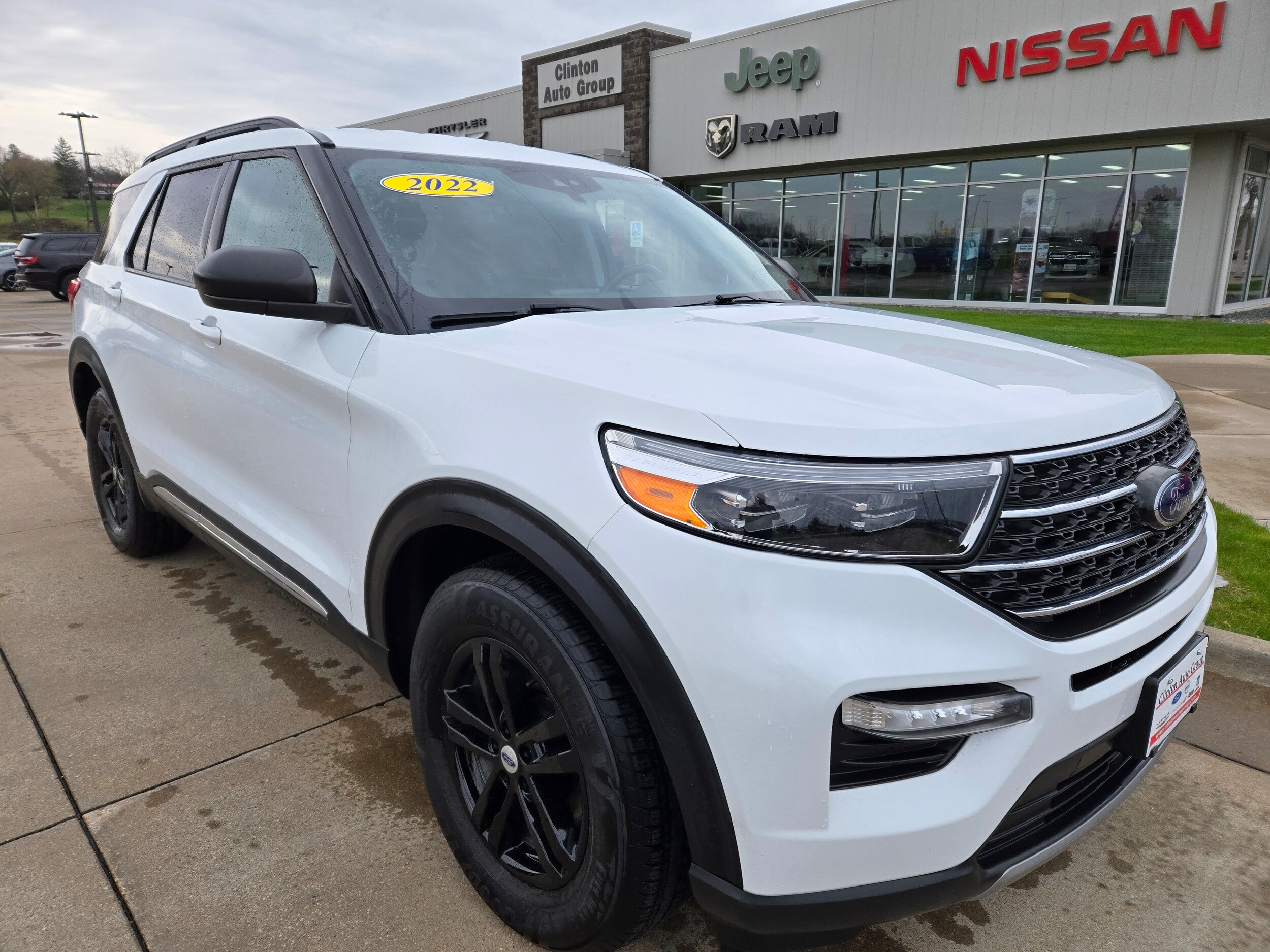 2022 Ford Explorer XLT photo 2