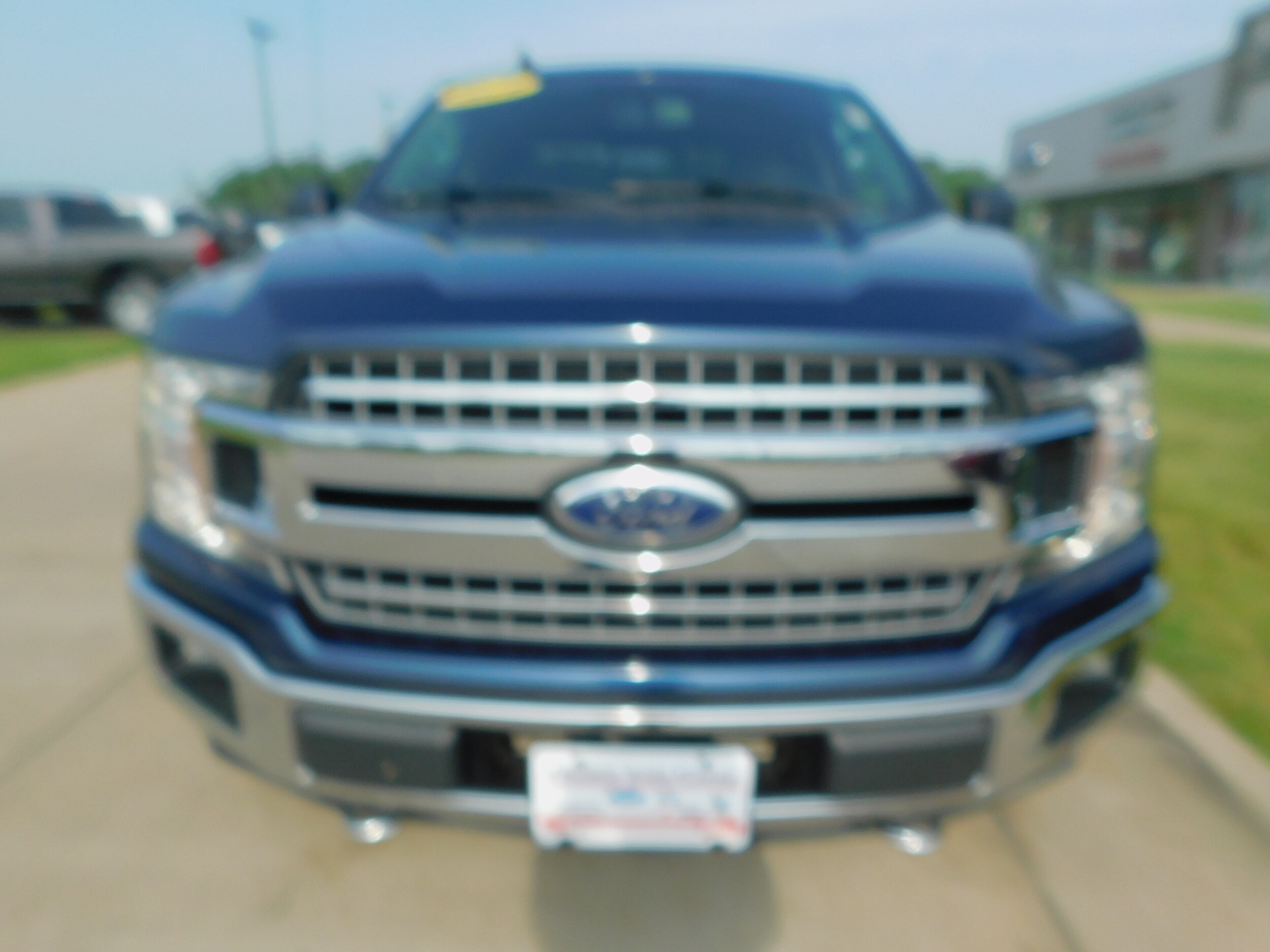 2019 Ford F-150 XLT photo 2