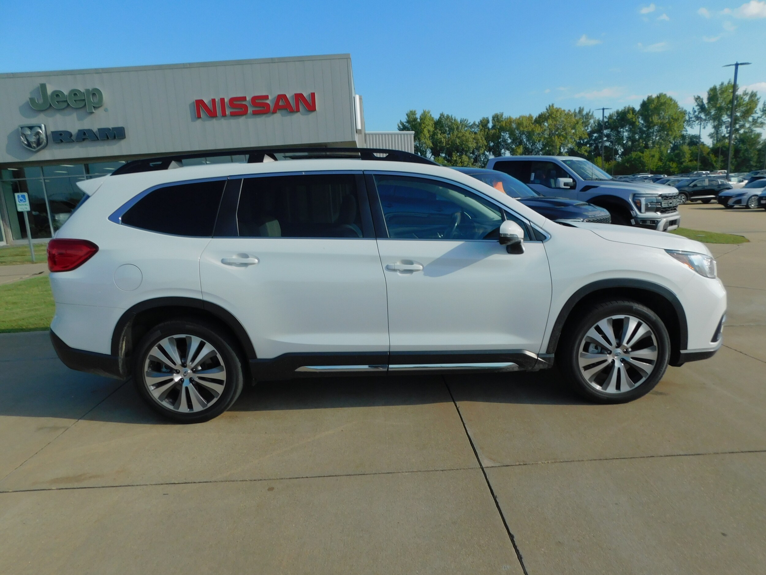 2021 Subaru Ascent Limited photo 3