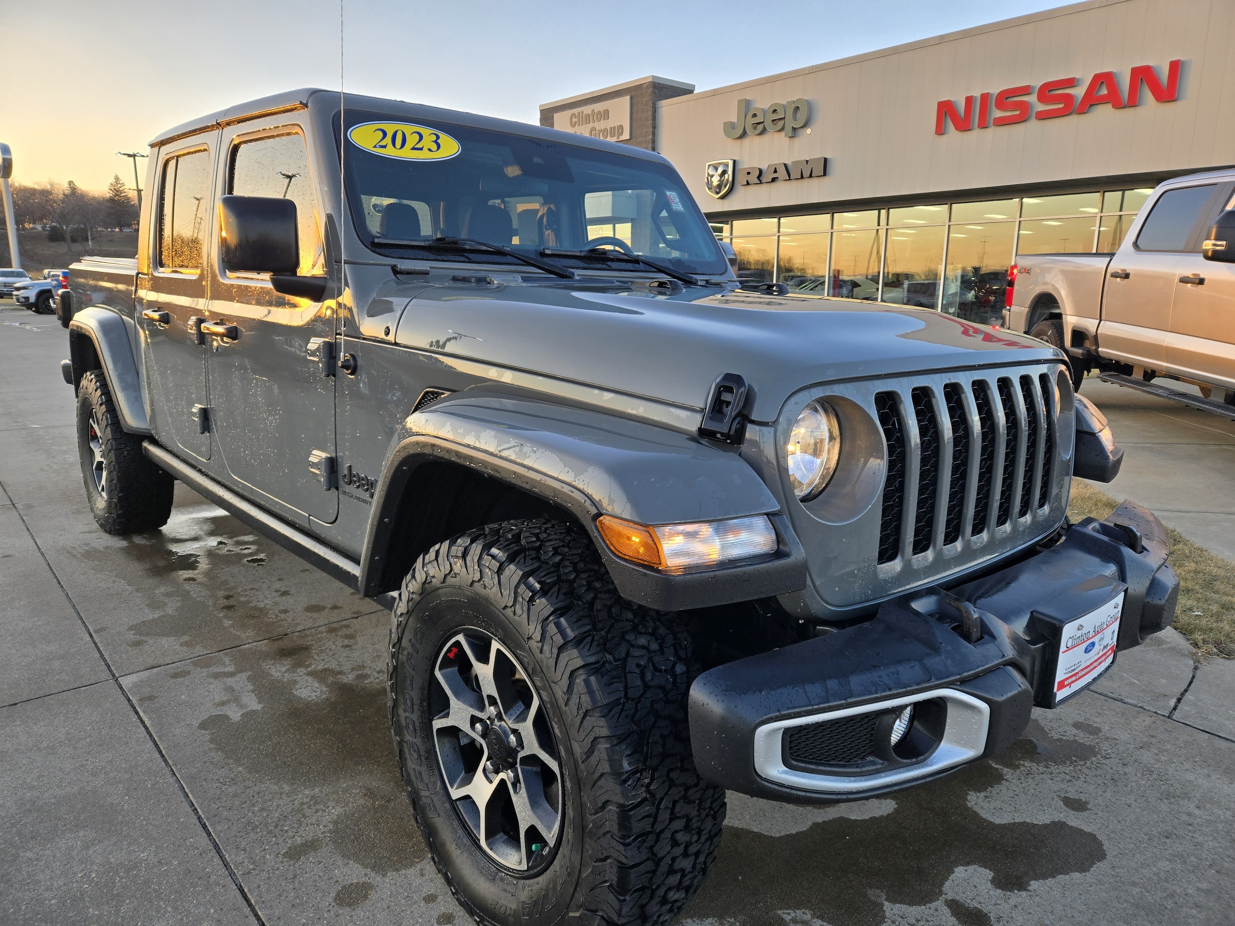 Used 2023 Jeep Gladiator Sport S with VIN 1C6JJTAM5PL512406 for sale in Clinton, IA