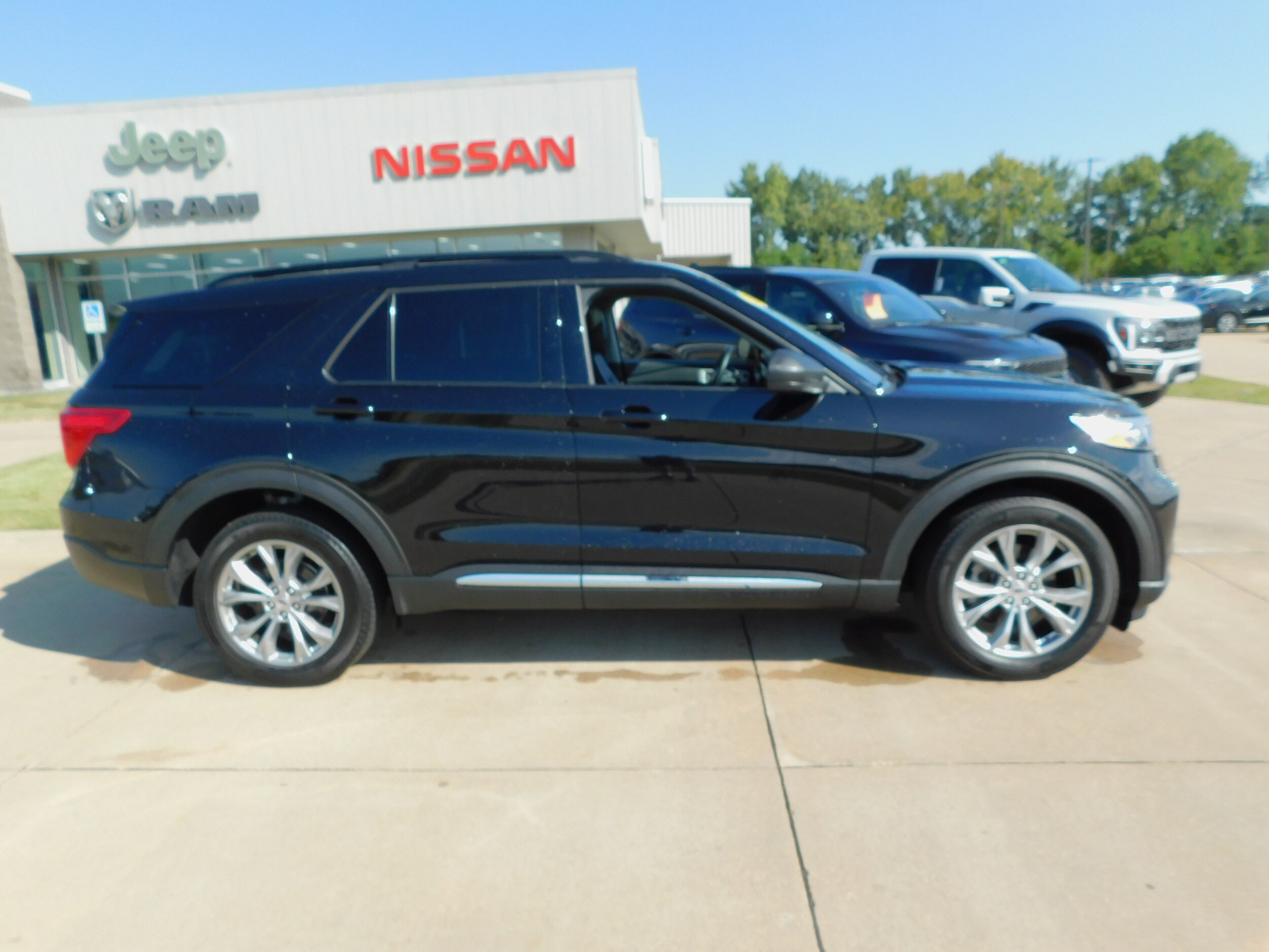 2023 Ford Explorer XLT photo 4