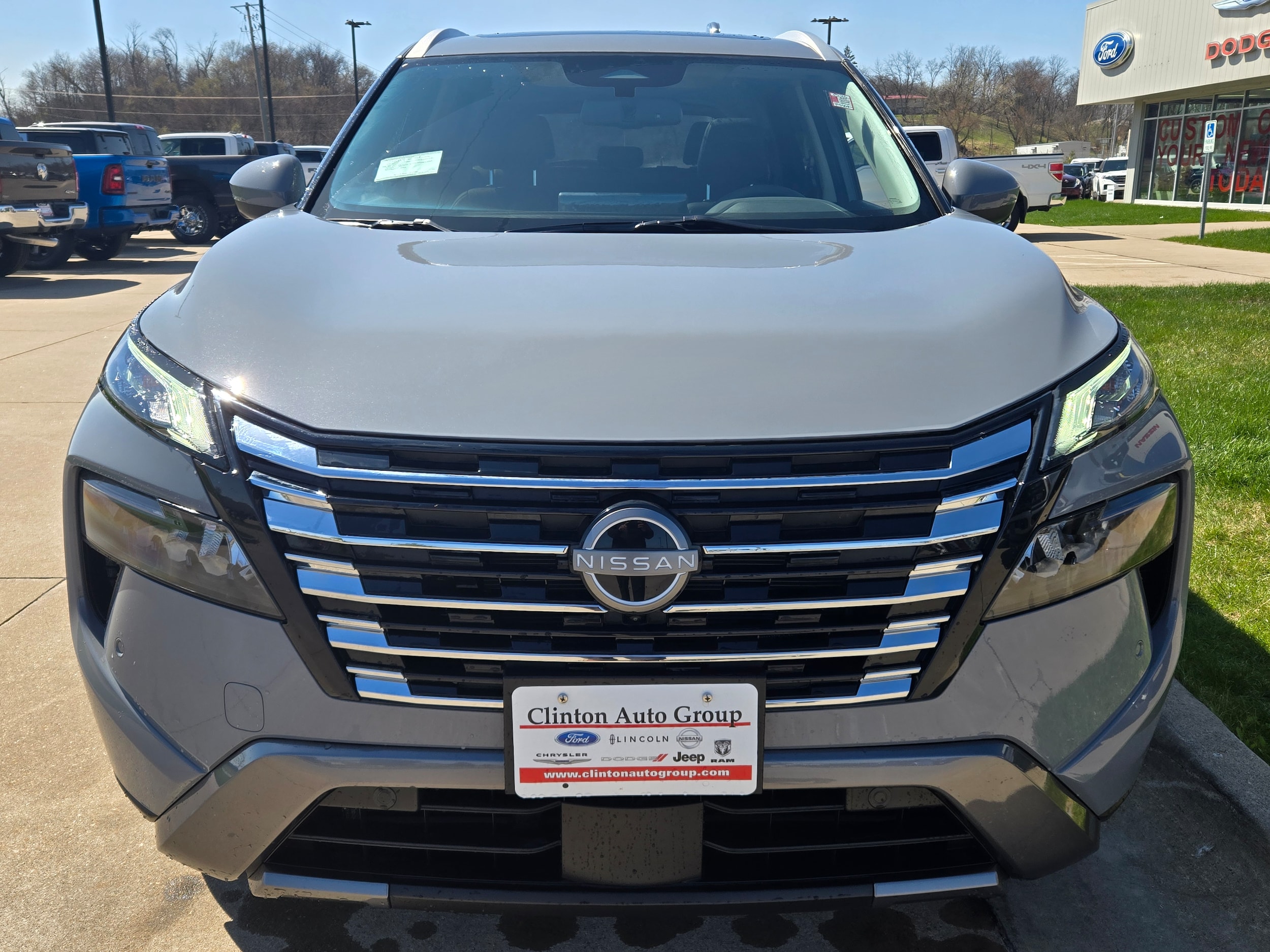 Used 2024 Nissan Rogue SL with VIN JN8BT3CB8RW178607 for sale in Clinton, IA