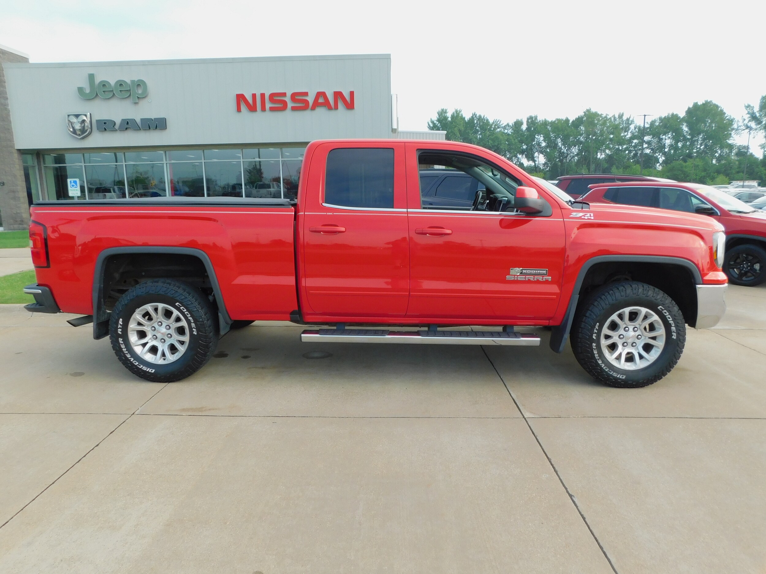 2017 Gmc Sierra 1500 SLE photo 4