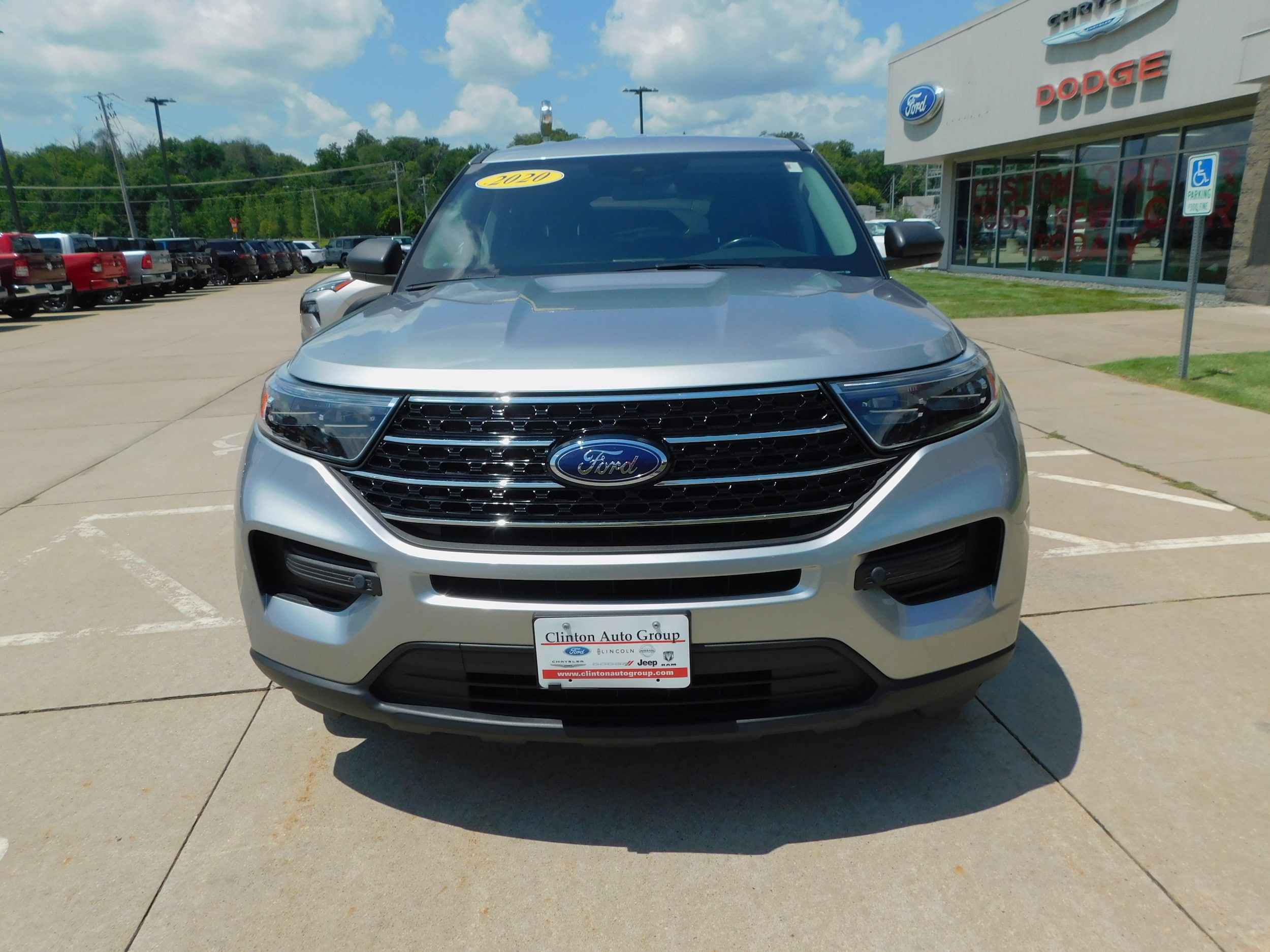 Used 2020 Ford Explorer XLT with VIN 1FMSK8DH4LGC77078 for sale in Clinton, IA