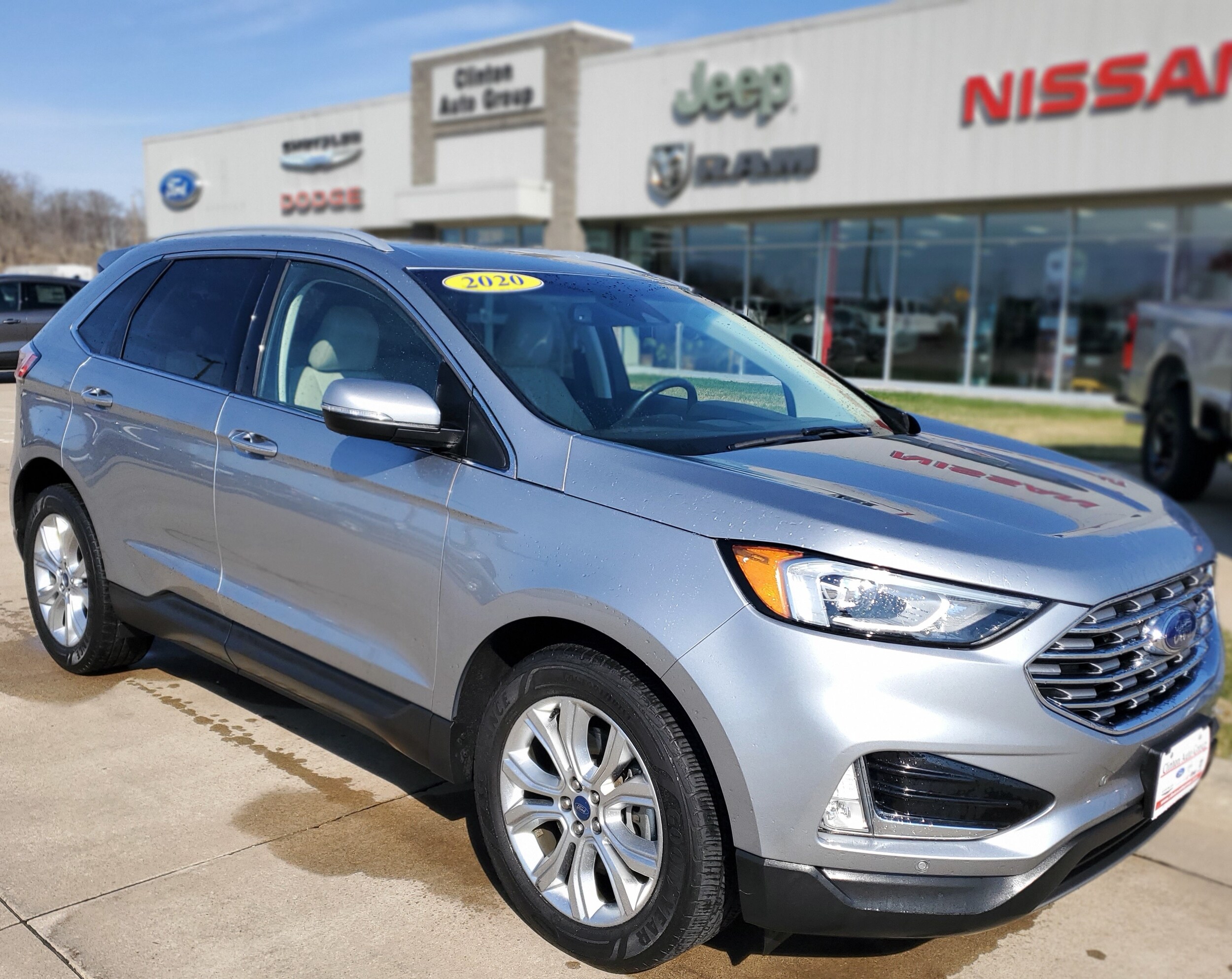 2020 Ford Edge Titanium photo 3