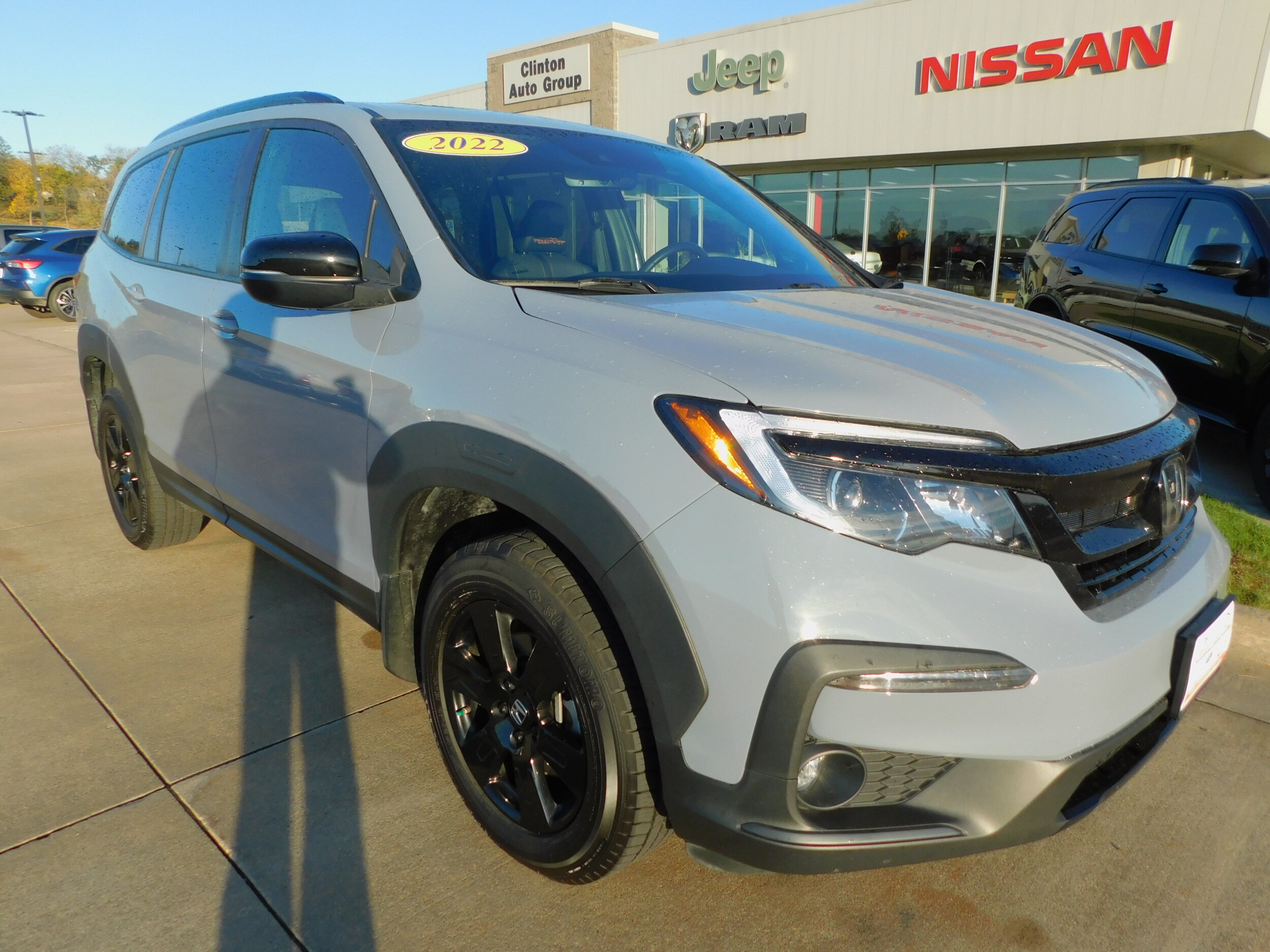 2022 Honda Pilot TrailSport photo 2