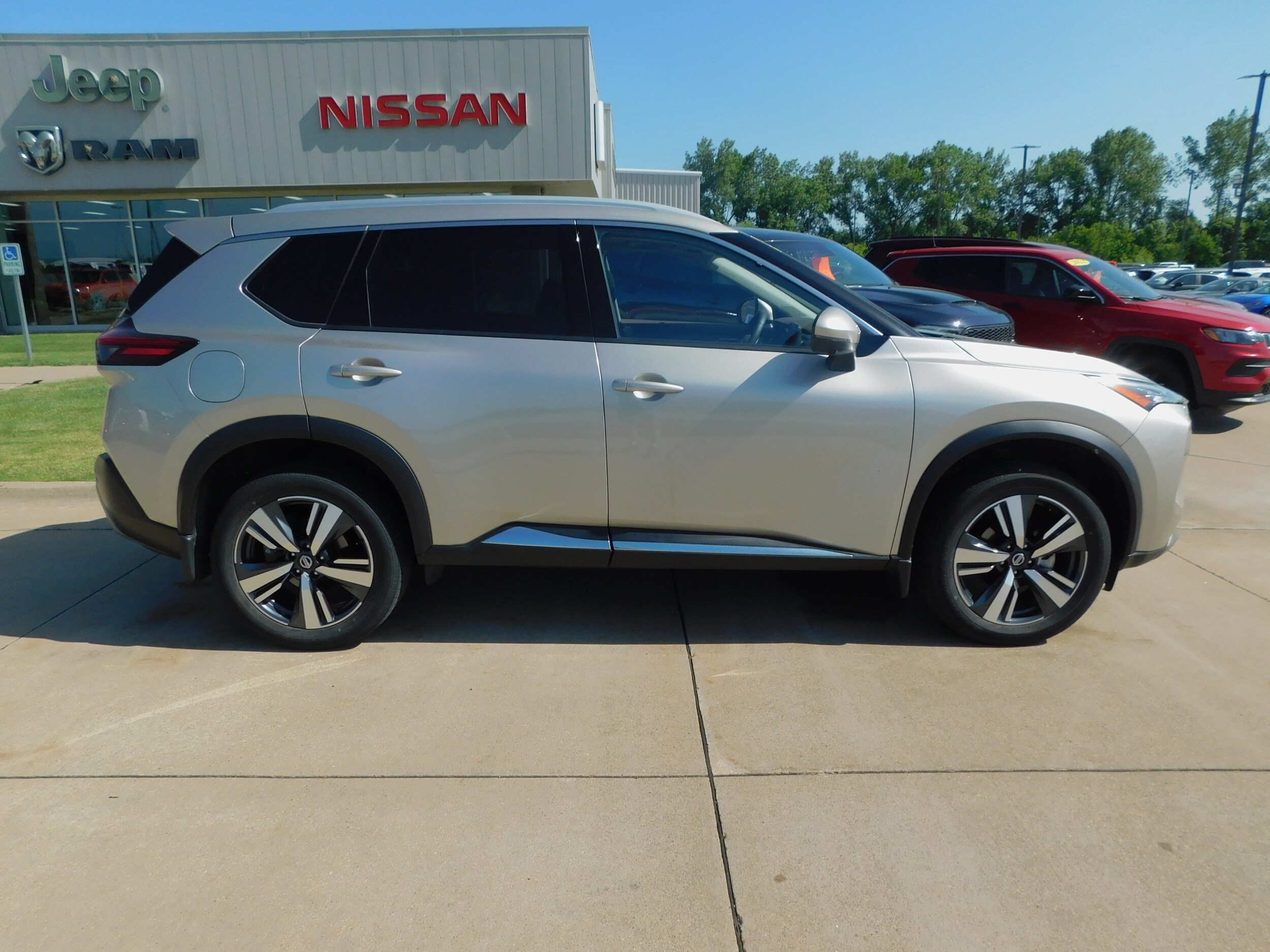 2021 Nissan Rogue SL photo 4