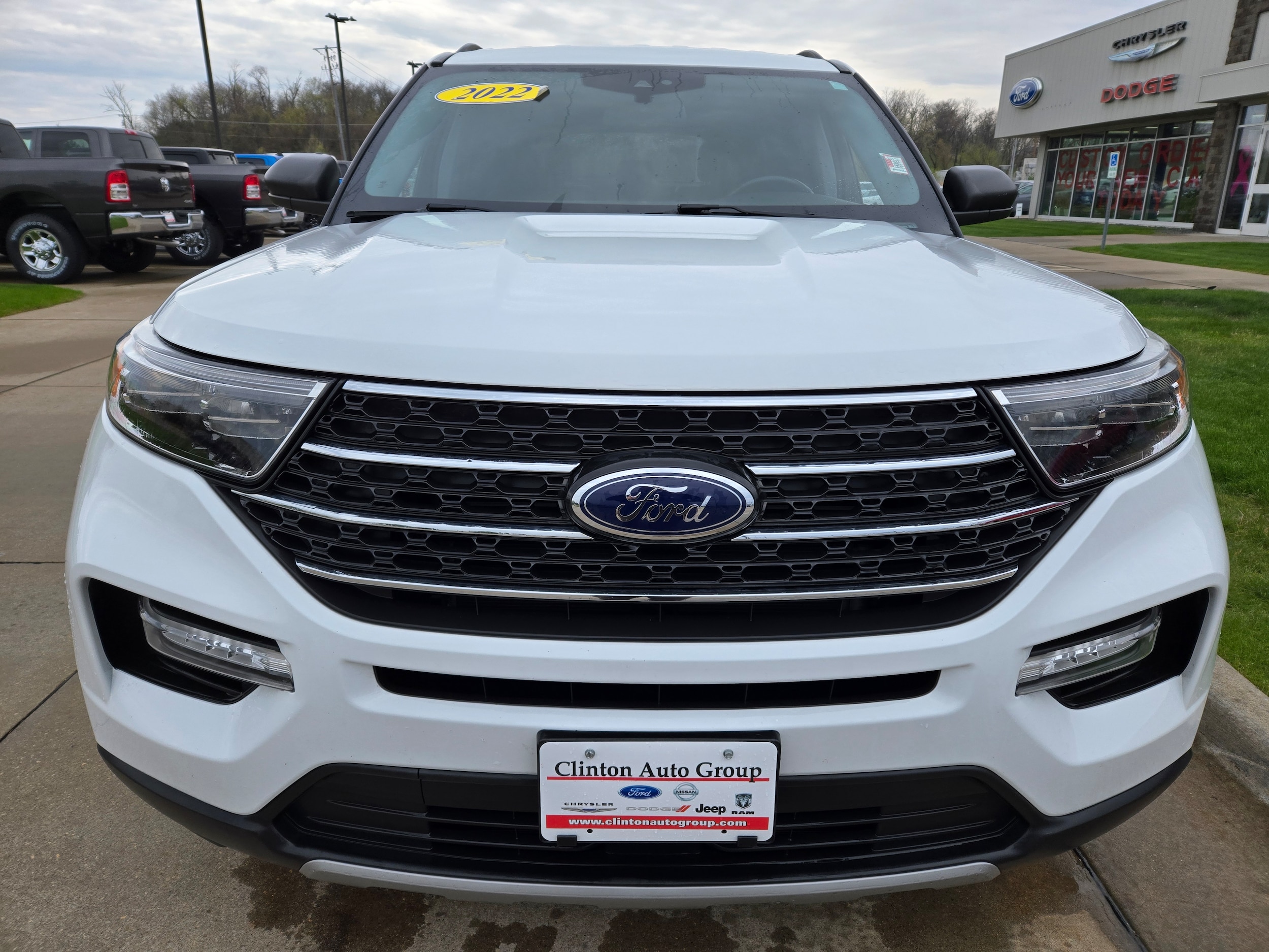 Used 2022 Ford Explorer XLT with VIN 1FMSK8DH6NGA80058 for sale in Clinton, IA