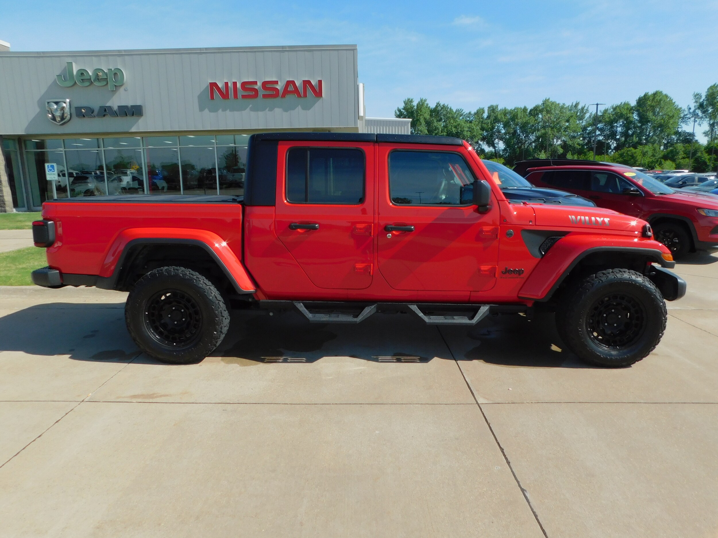 2024 Jeep Gladiator Sport photo 3