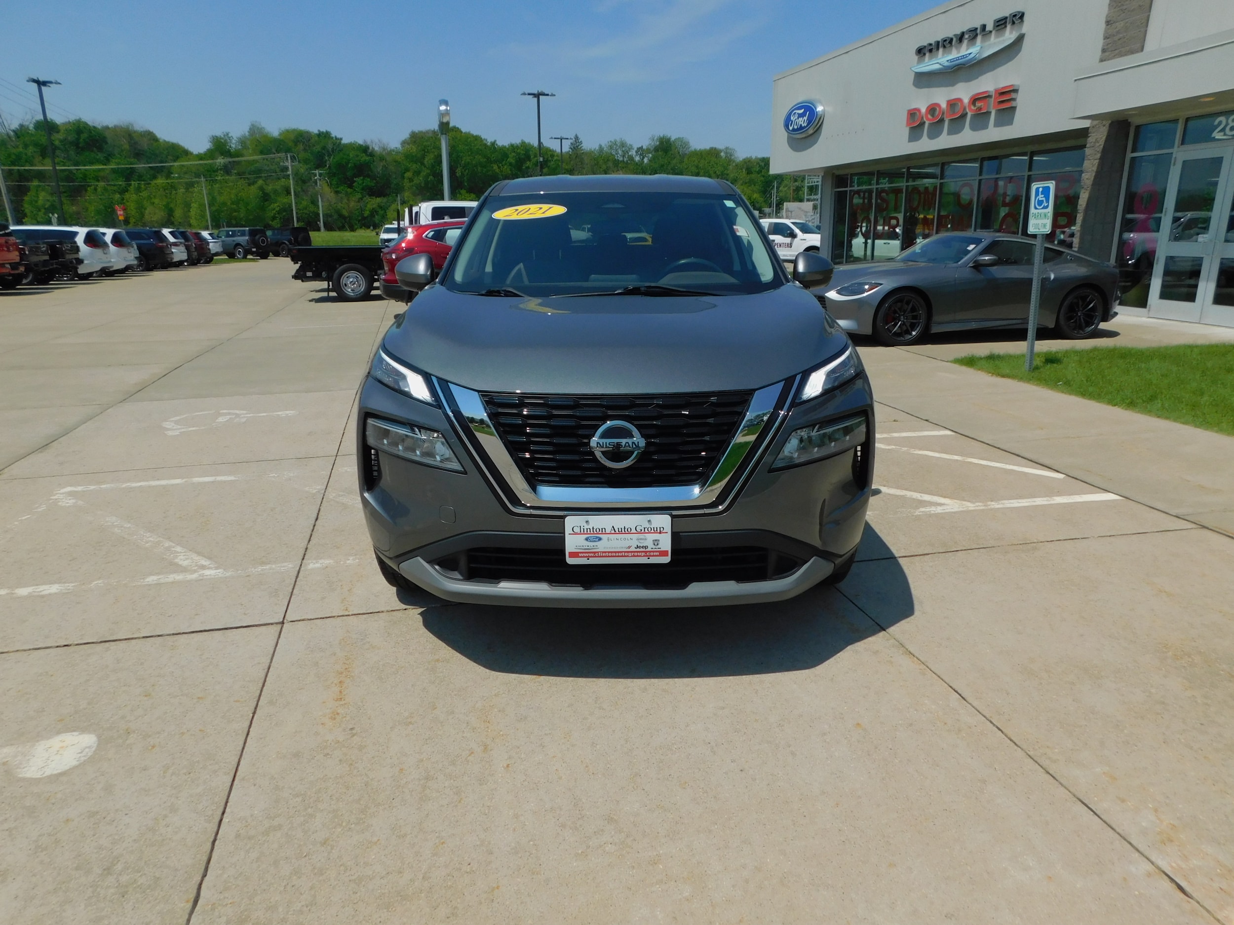 Used 2021 Nissan Rogue SV with VIN 5N1AT3BB1MC726557 for sale in Clinton, IA