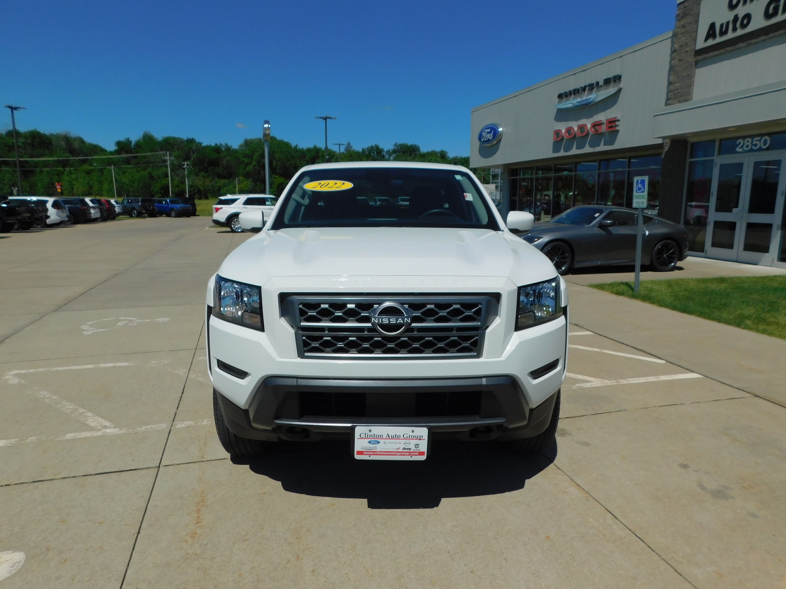 Used 2022 Nissan Frontier SV with VIN 1N6ED1EK1NN661103 for sale in Clinton, IA