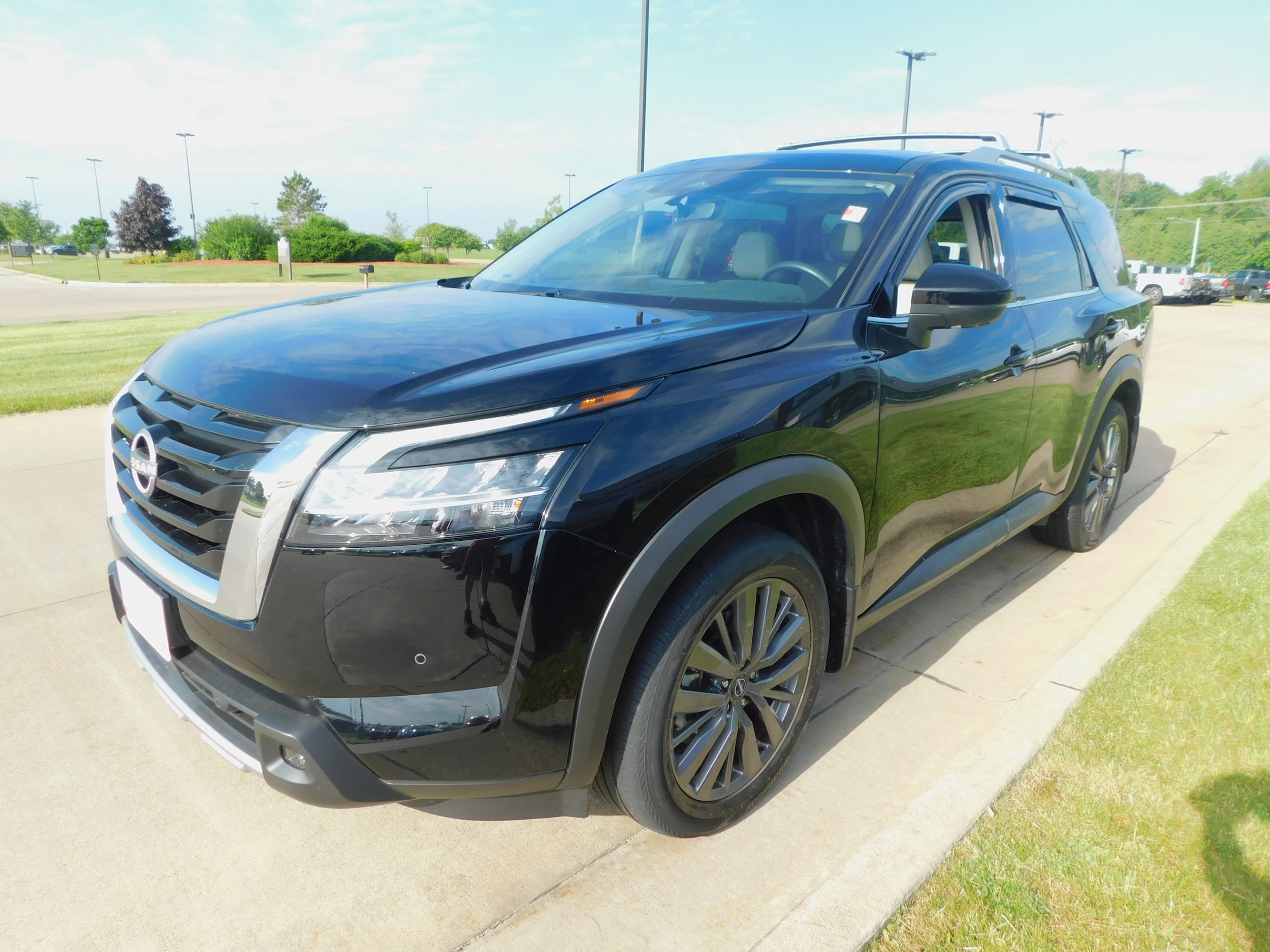 Used 2023 Nissan Pathfinder SL with VIN 5N1DR3CD7PC258933 for sale in Clinton, IA