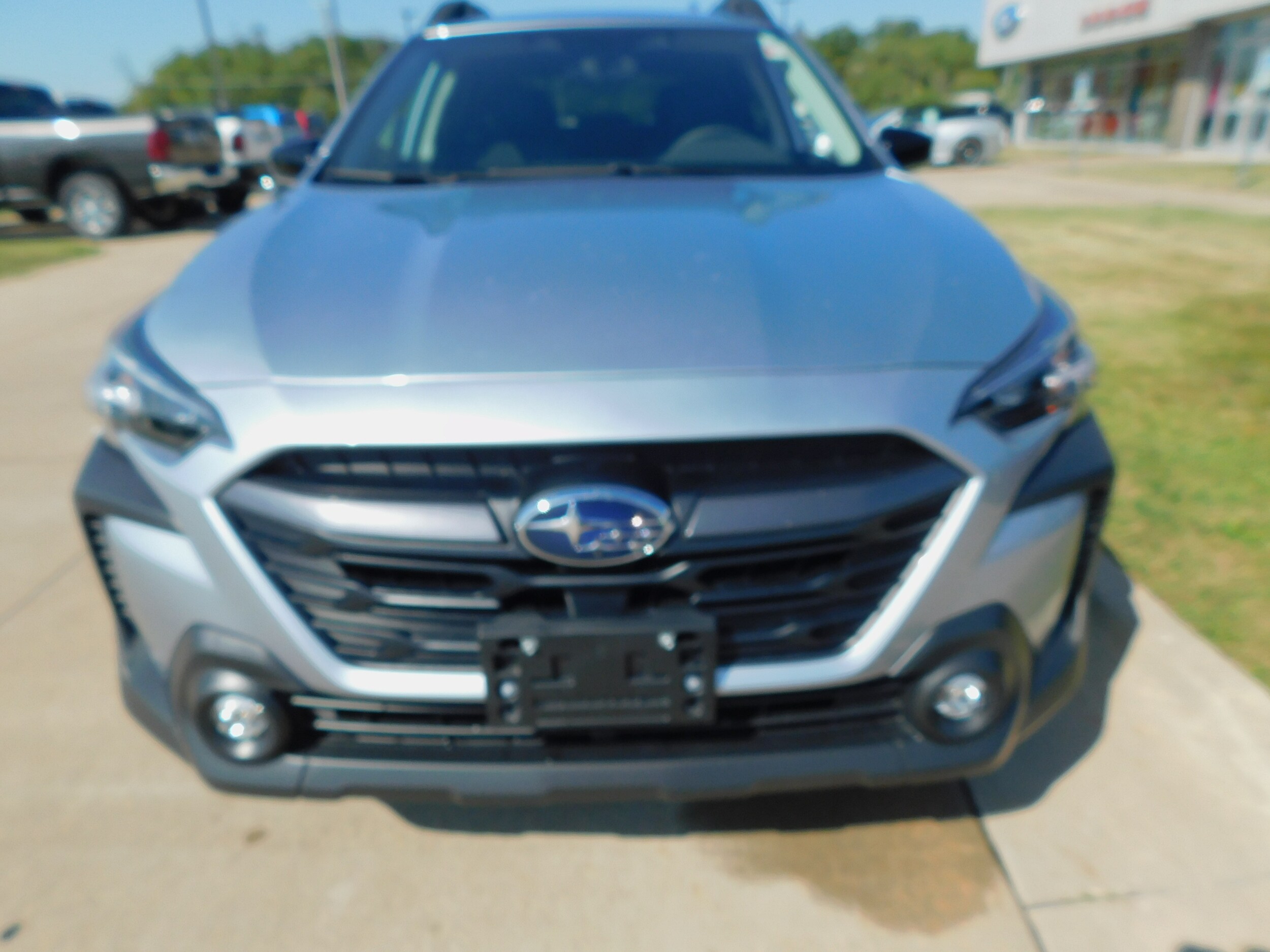 2025 Subaru Outback Premium photo 2
