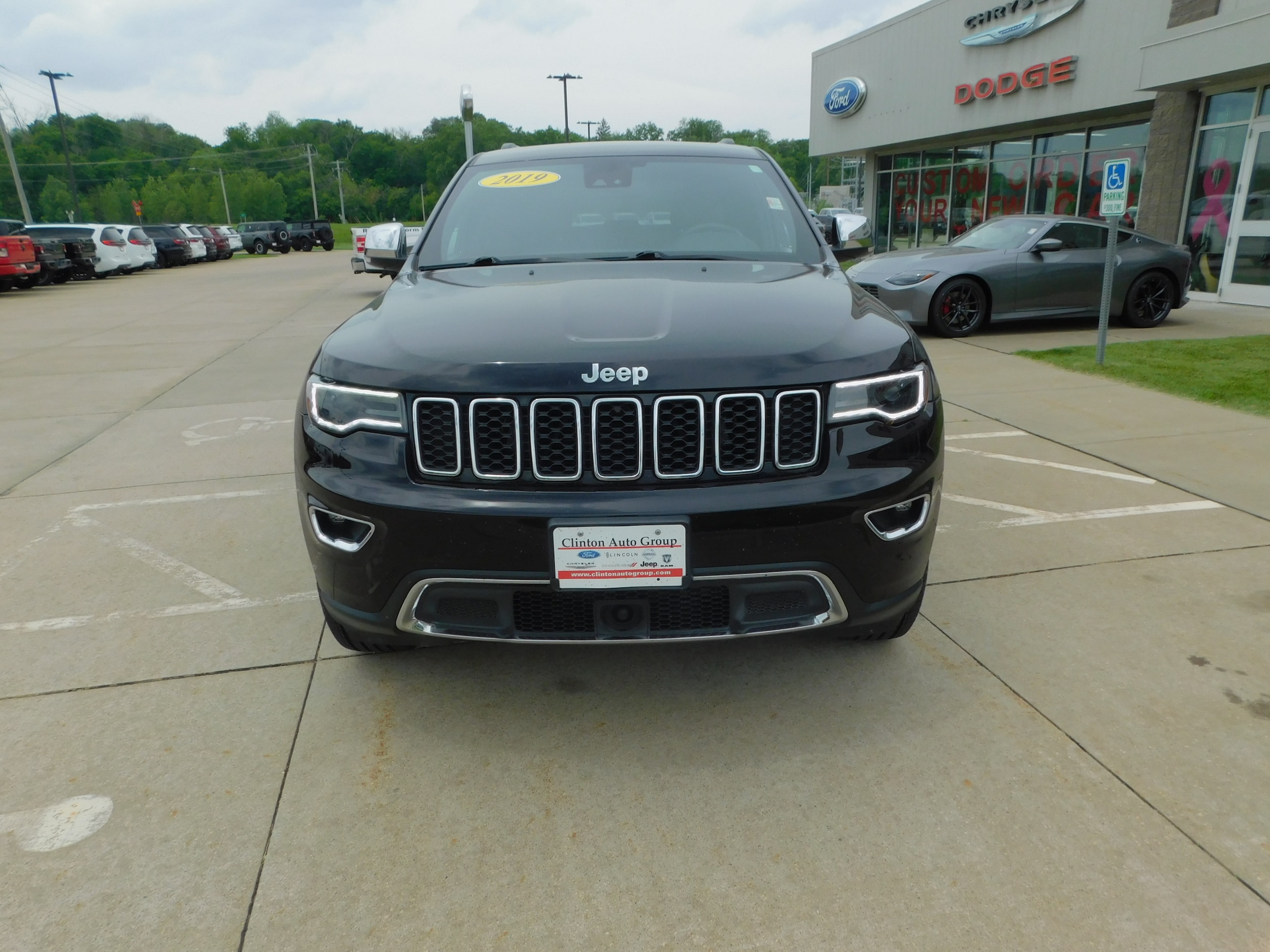 Used 2019 Jeep Grand Cherokee Limited with VIN 1C4RJFBG3KC725269 for sale in Clinton, IA