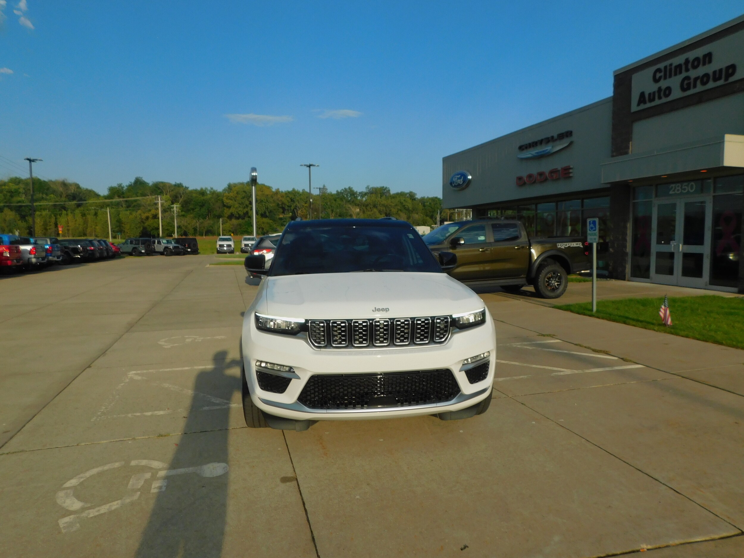 Used 2022 Jeep Grand Cherokee Summit with VIN 1C4RJHEG2N8603498 for sale in Clinton, IA