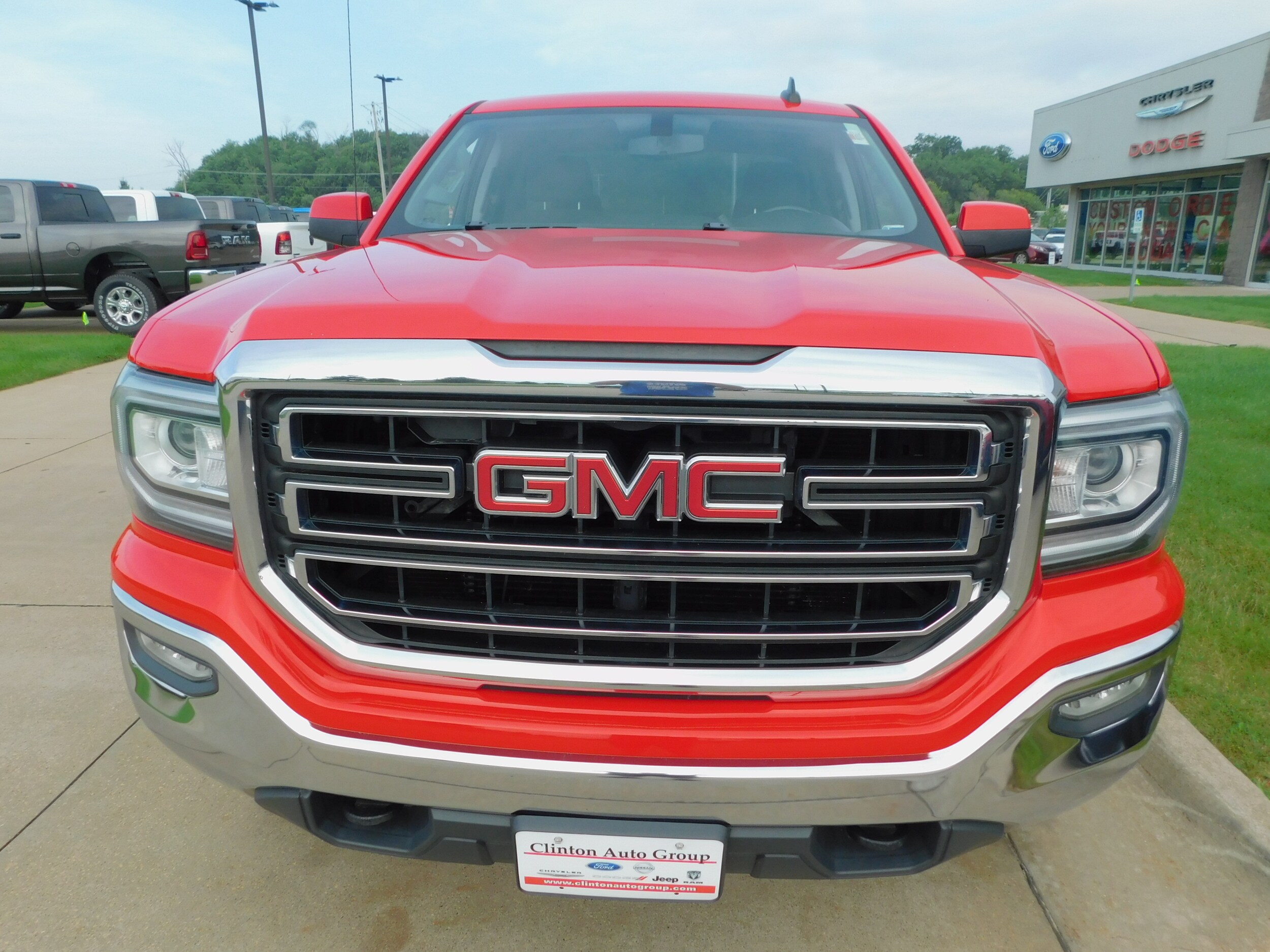 2017 Gmc Sierra 1500 SLE photo 2