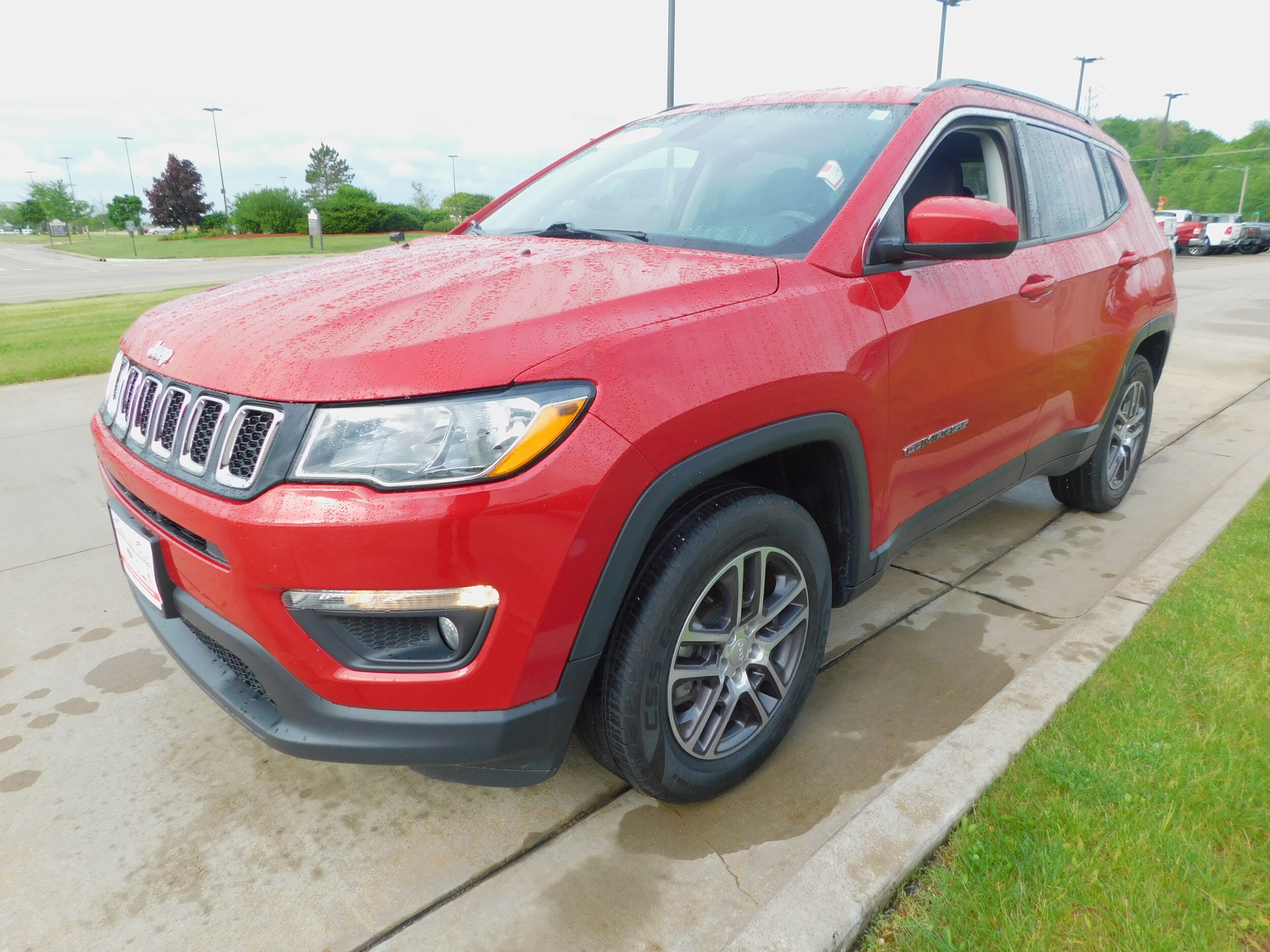 Used 2018 Jeep Compass Latitude with VIN 3C4NJDBB4JT316093 for sale in Clinton, IA