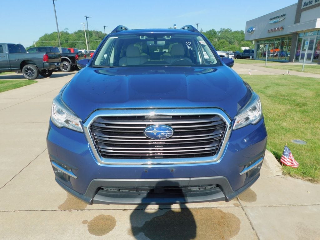Used 2019 Subaru Ascent Limited with VIN 4S4WMAPD8K3409258 for sale in Clinton, IA