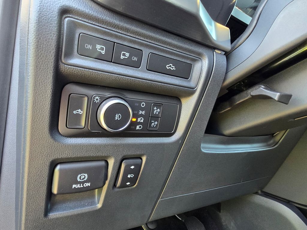 2022 Ford F-150 Lariat - Photo 11