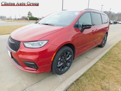 2026 Chrysler Pacifica Select Passenger Van