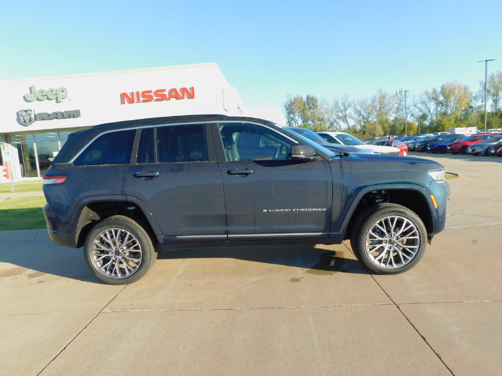 New 2027 Jeep Grand Cherokee Summit Sport Utility