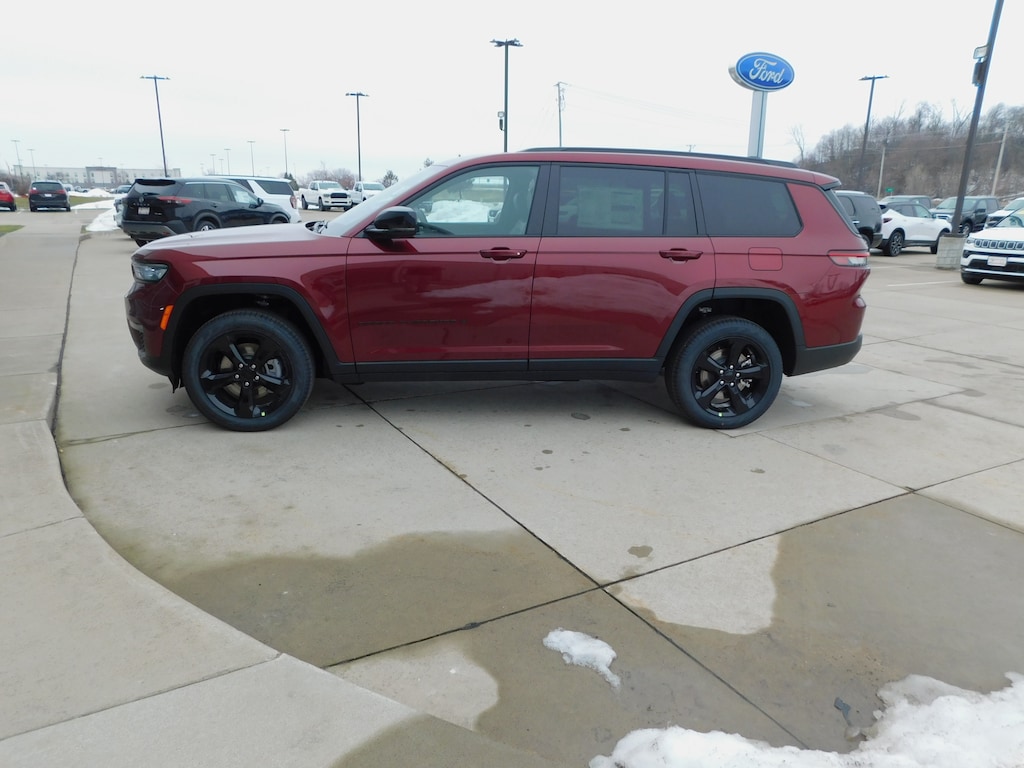 New 2024 Jeep Grand Cherokee L LIMITED 4X4 For Sale Clinton IA