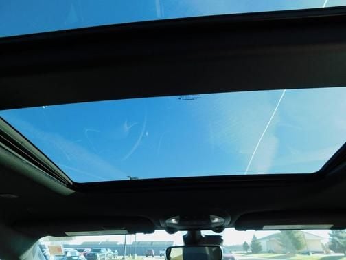 2026 Chrysler Pacifica Limited - Photo 8