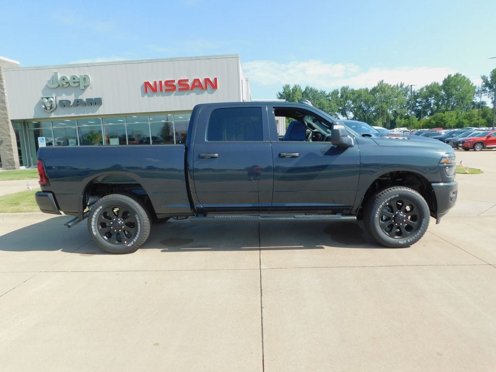 New 2026 Ram 2500 BLACK EXPRESS CREW CAB 4X4 6'4 BOX Pickup
