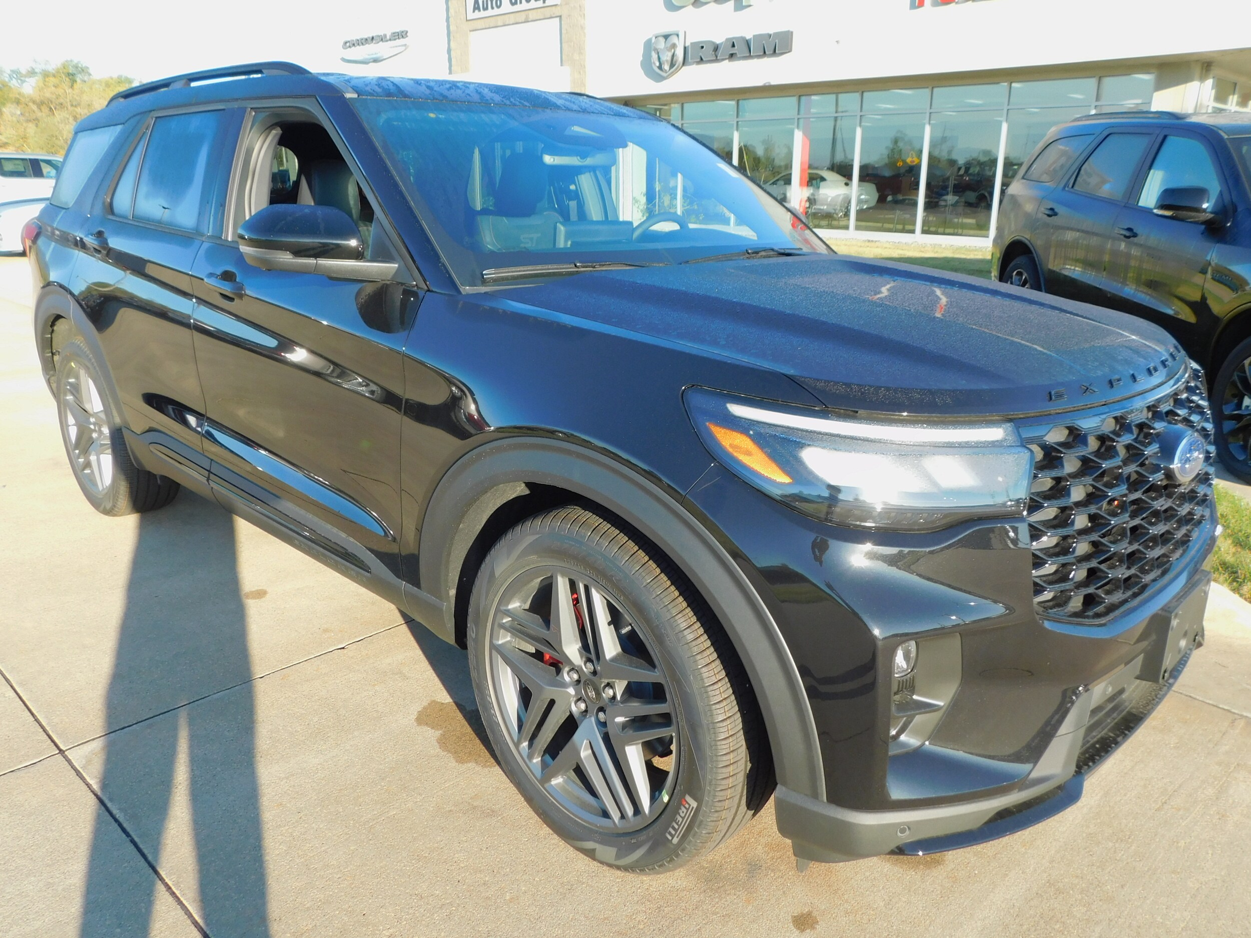 2025 Ford Explorer ST photo 3