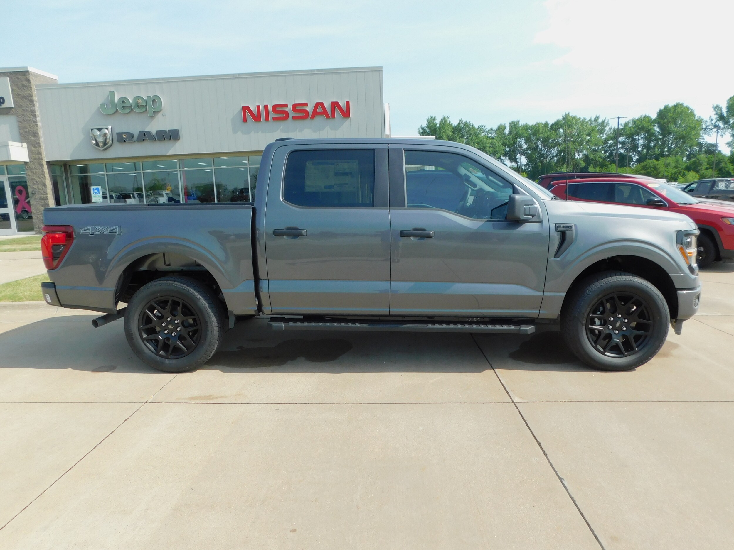 2025 Ford F-150 STX photo 4