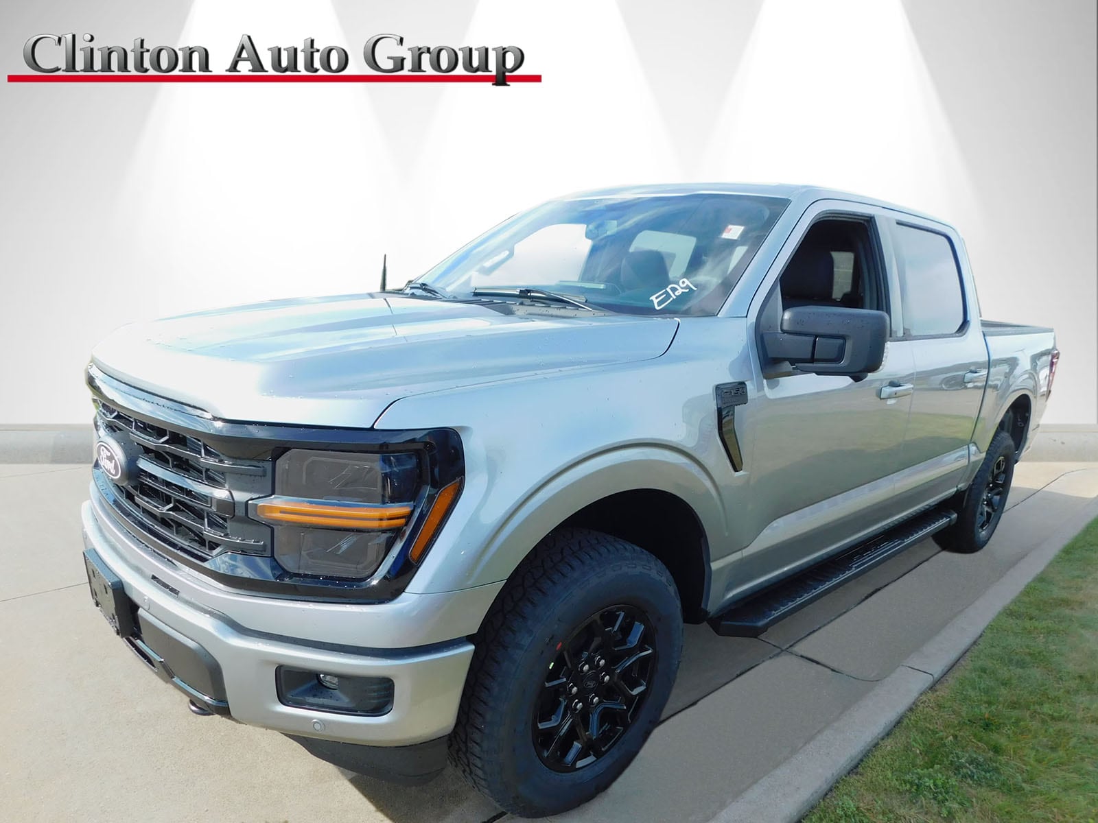 2025 Ford F-150 Truck SuperCrew Cab 