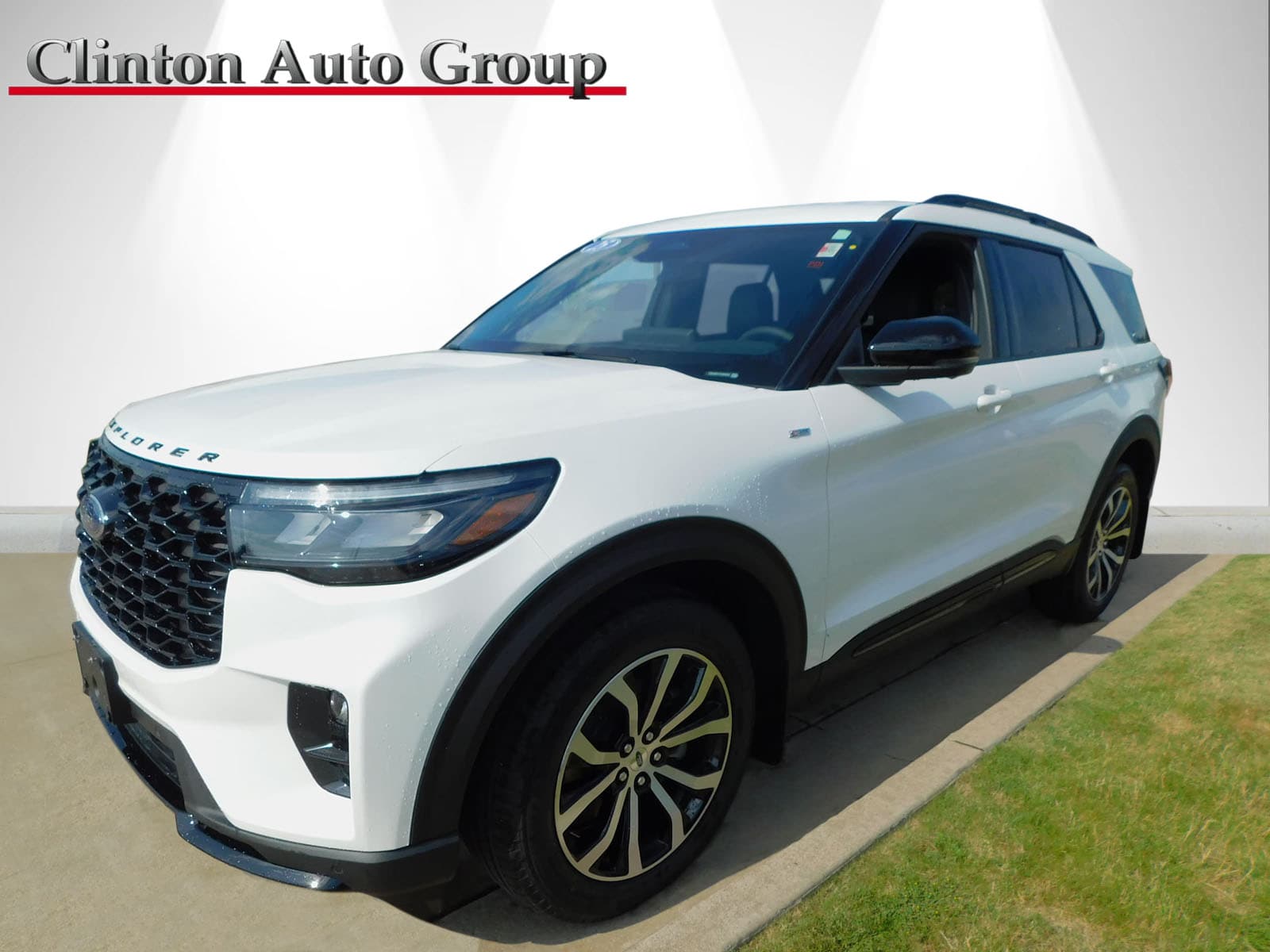 2025 Ford Explorer SUV 