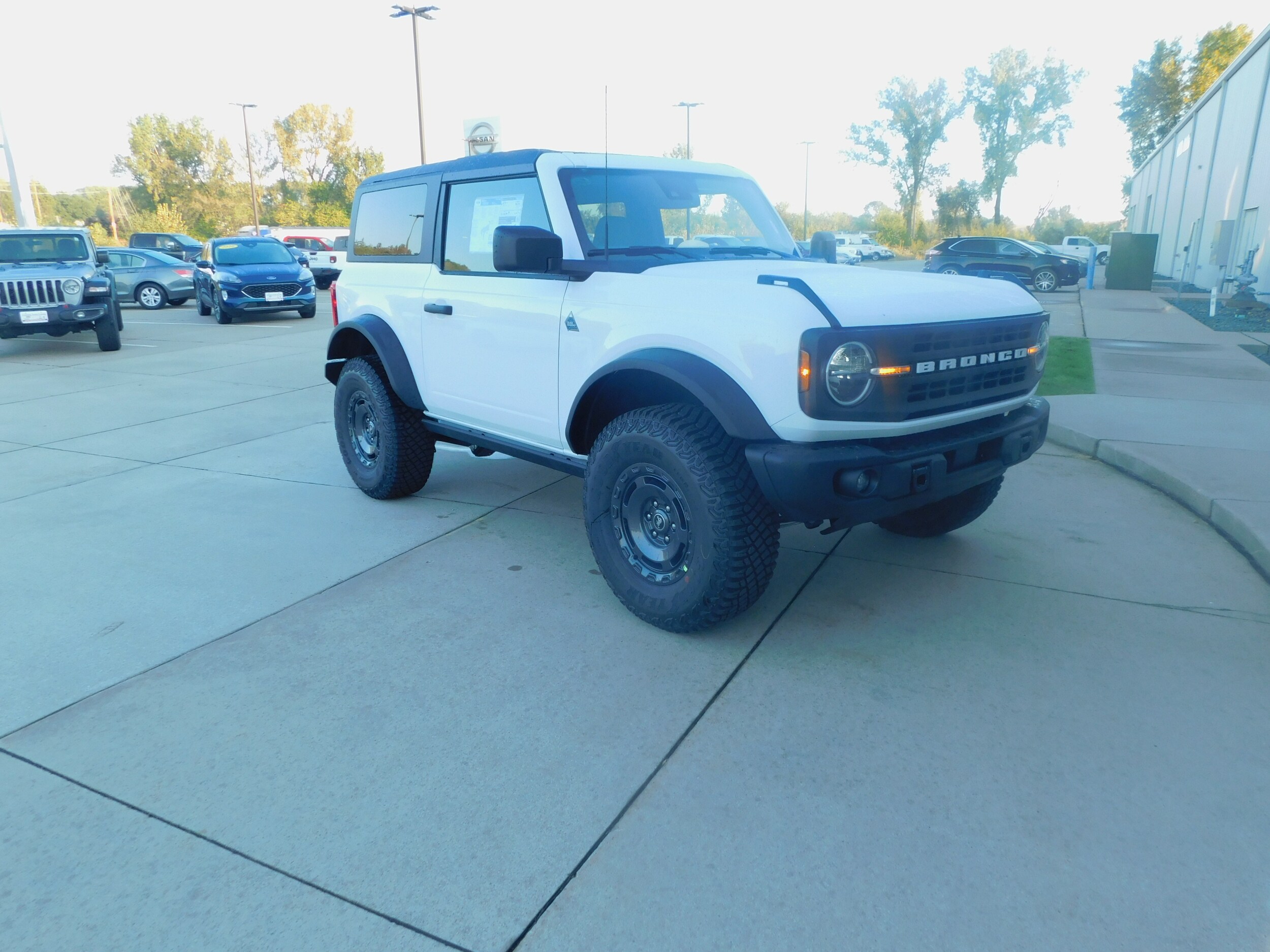 2024 Ford Bronco Black Diamond photo 3