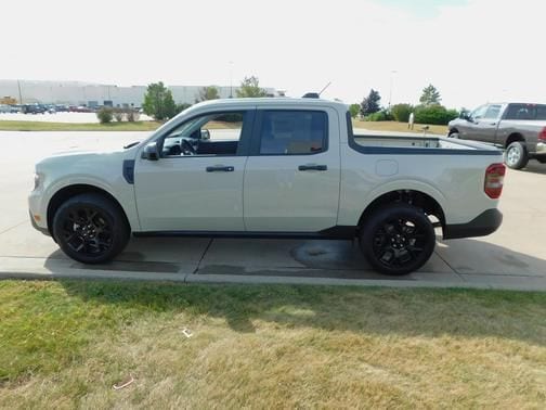 2025 Ford Maverick XLT - Photo 13