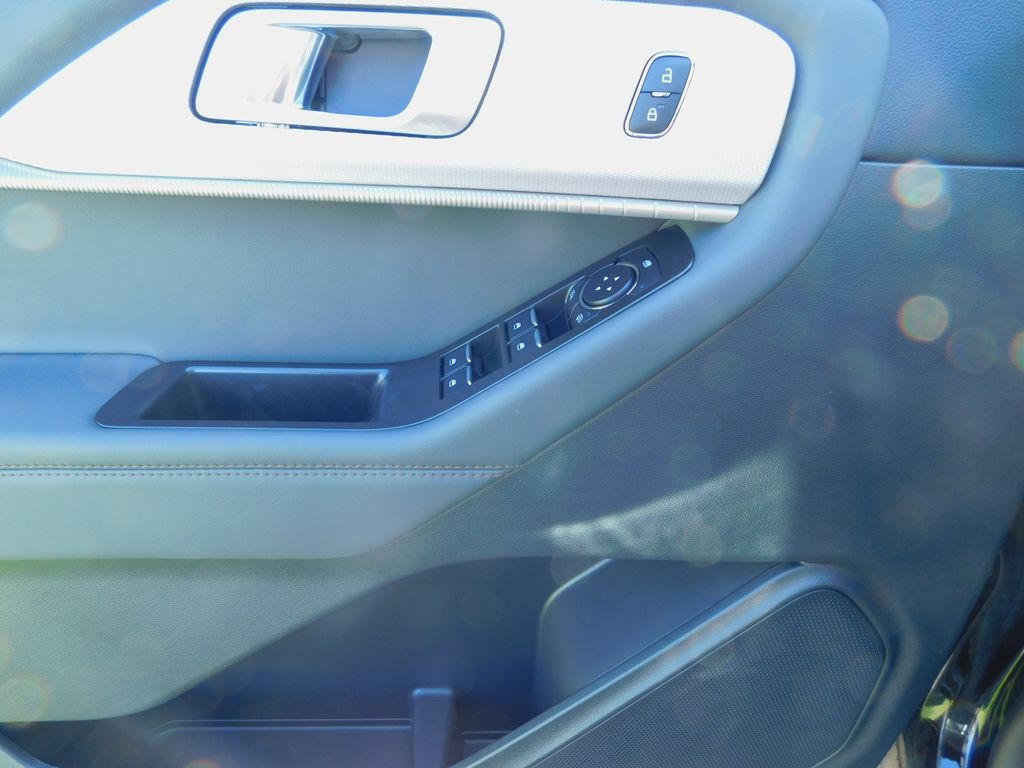 2026 Ford Explorer Active - Photo 17