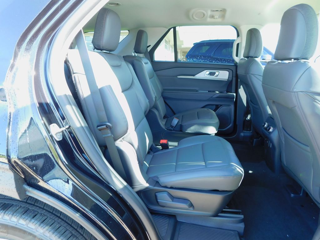 2026 Ford Explorer Active - Photo 6