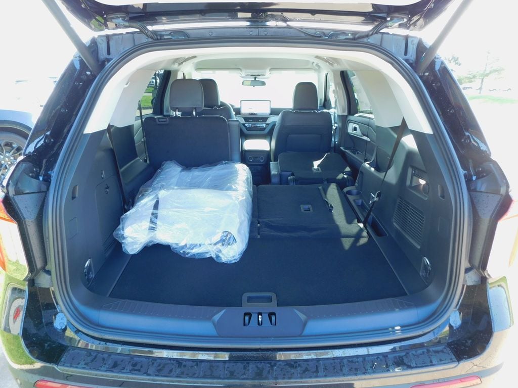 2026 Ford Explorer Active - Photo 12
