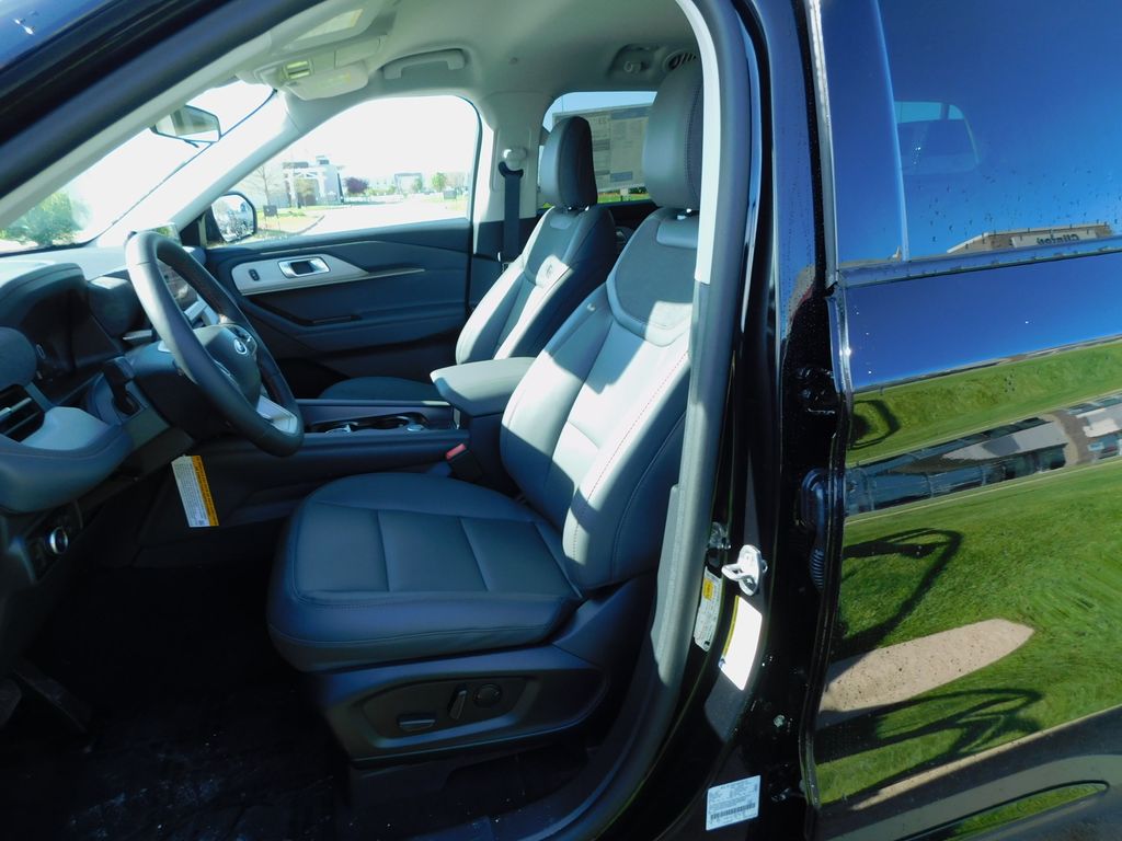 2026 Ford Explorer Active - Photo 16