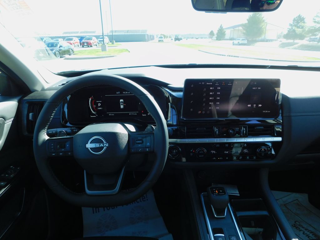 2026 Nissan Pathfinder Platinum - Photo 8